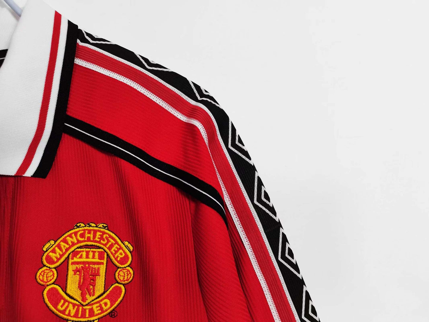 Manchester United 1998/99 Longsleeved Home Jersey - Retro Edition - The Jersey Vault