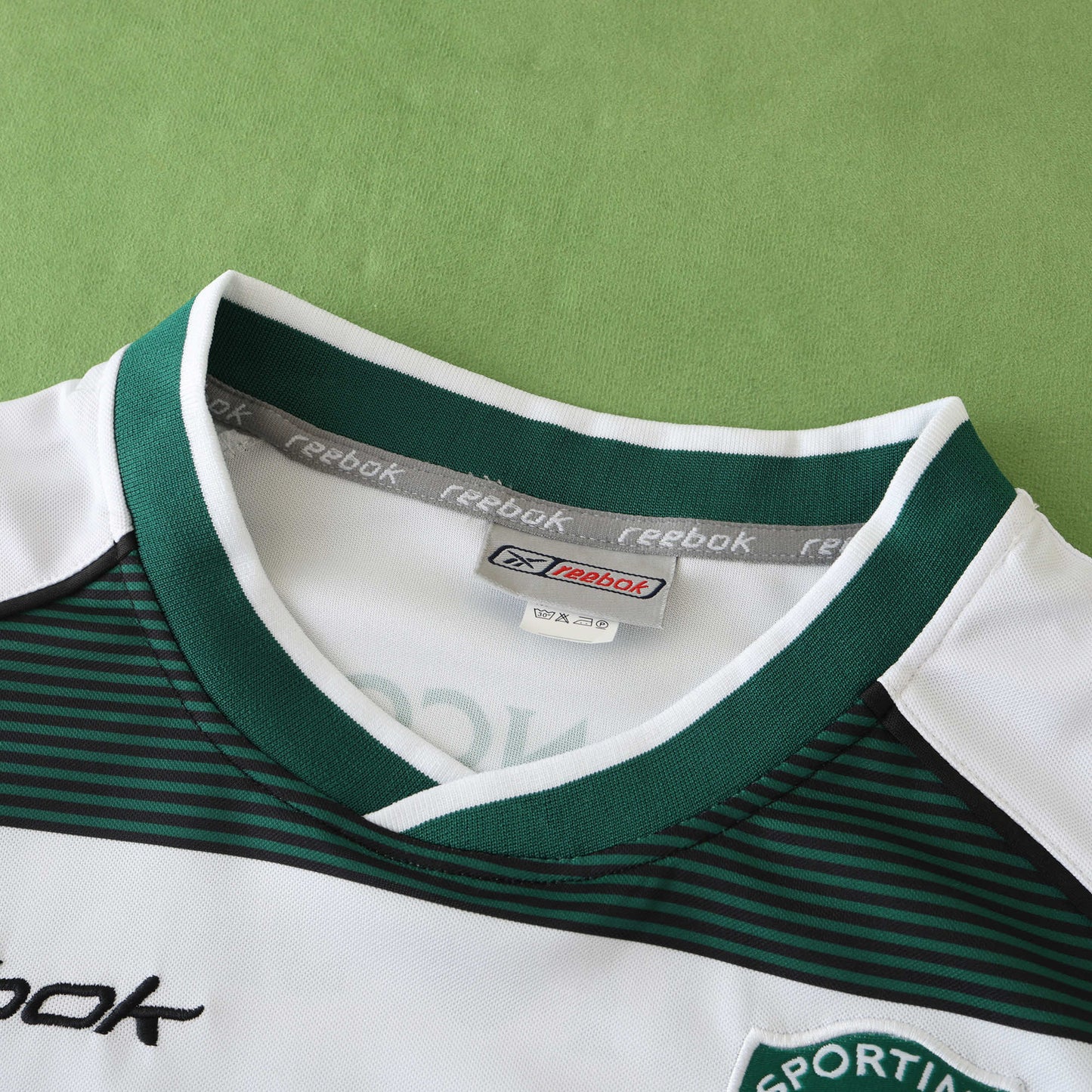 Sporting CP 2001/02 Longsleeved Home Jersey - Retro Edition