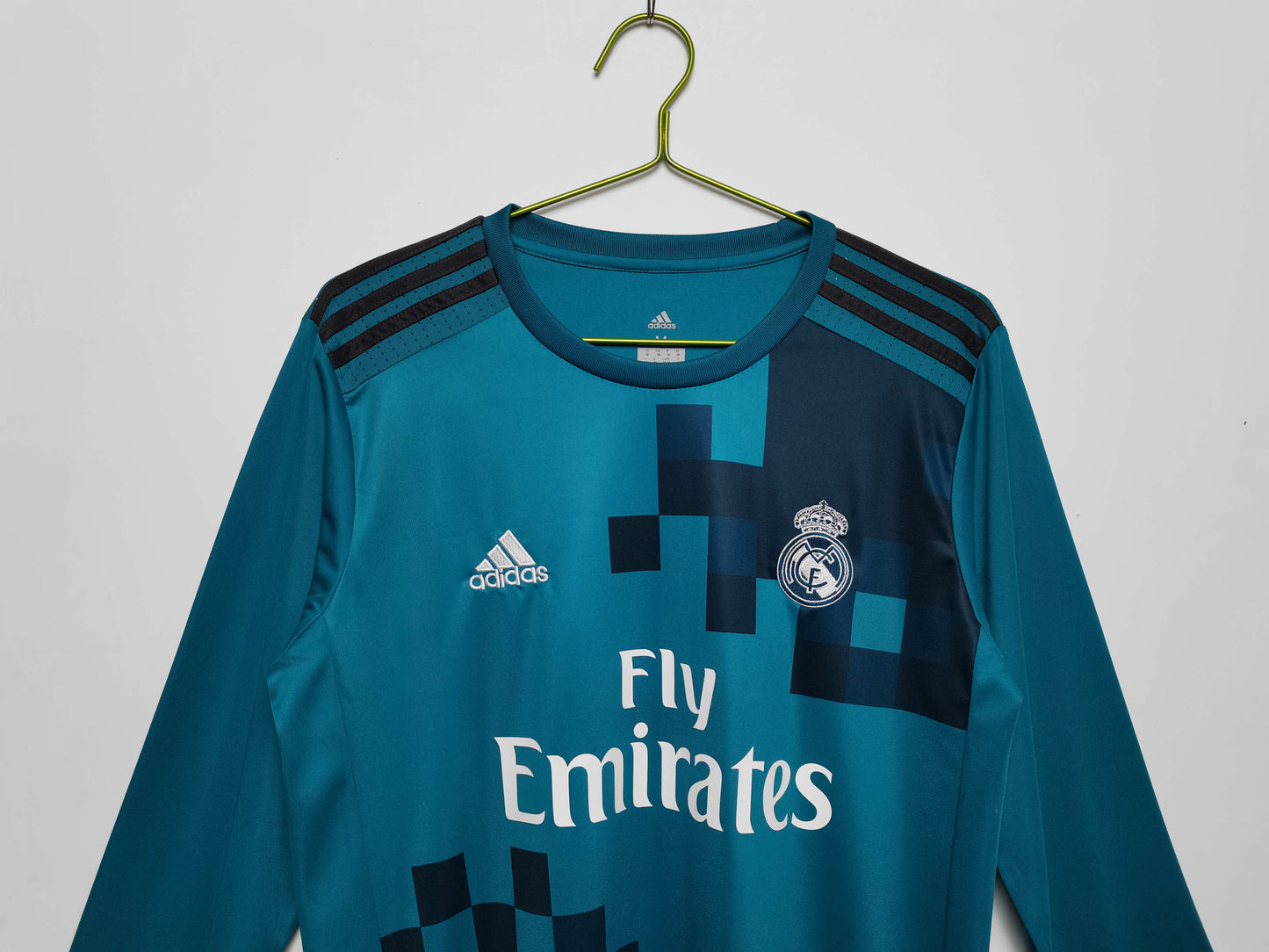 Real Madrid 2017/18 Longsleeved Third Jersey - Retro Edition - The Jersey Vault
