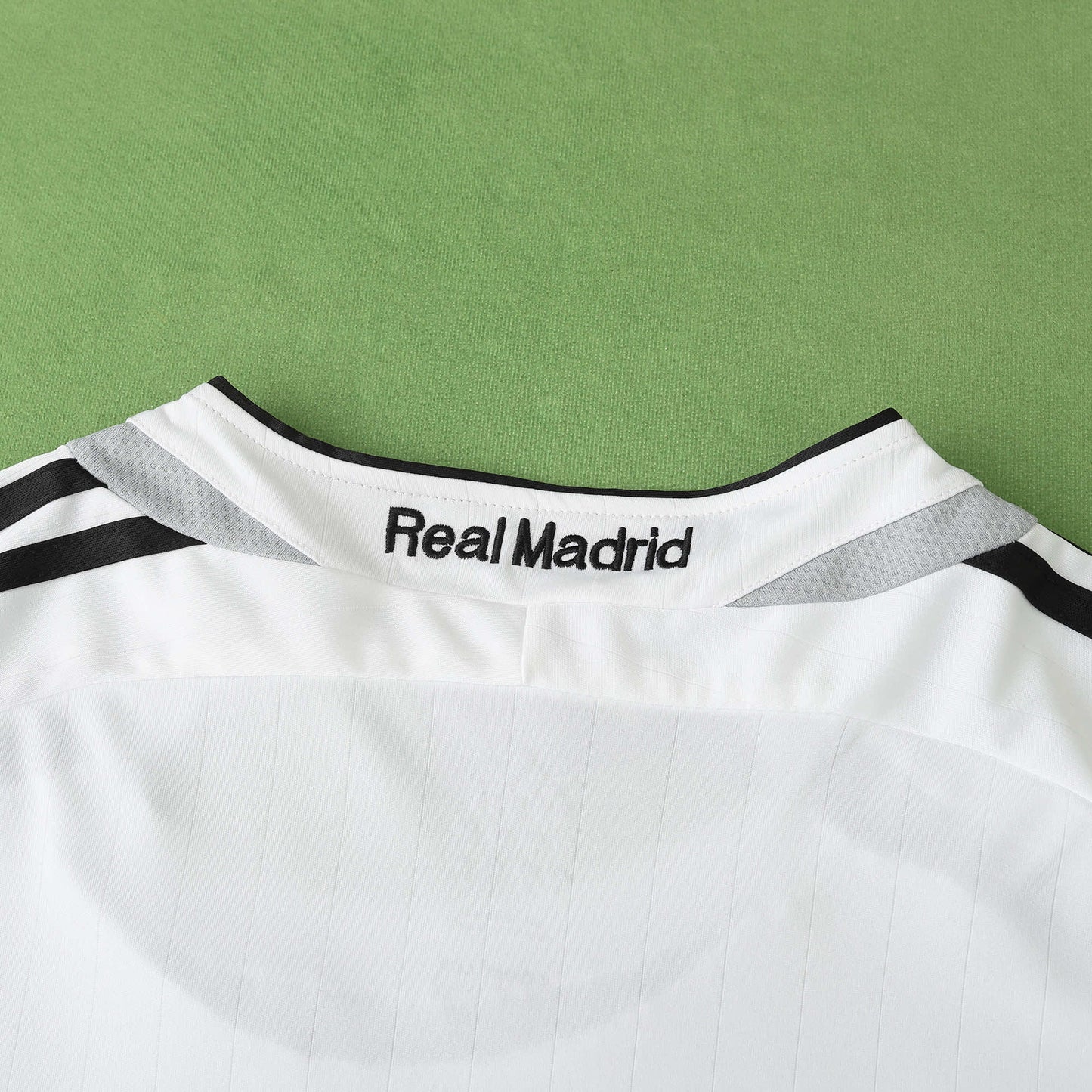Real Madrid 2006/07 Home Jersey - Retro Edition - The Jersey Vault