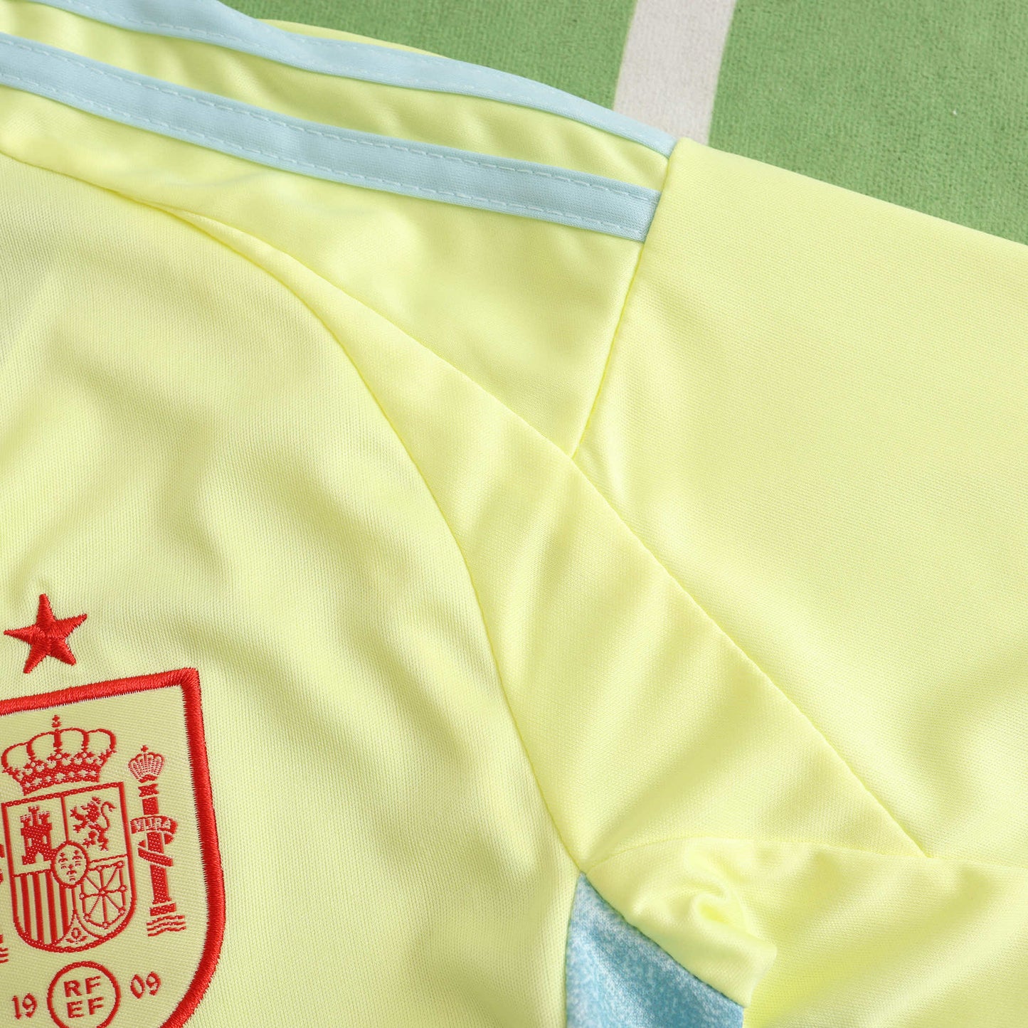 Spain 2024/25 Away Kit - Fan Edition (Kids) - The Jersey Vault