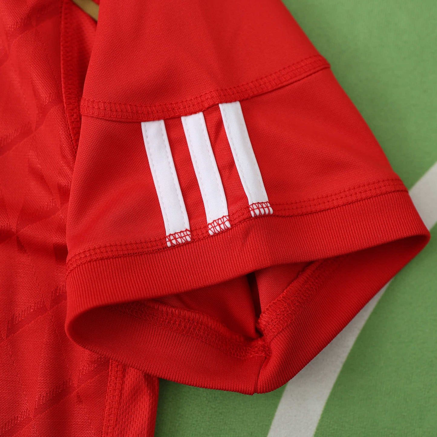 Liverpool 2010/11 Home Jersey - Retro Edition