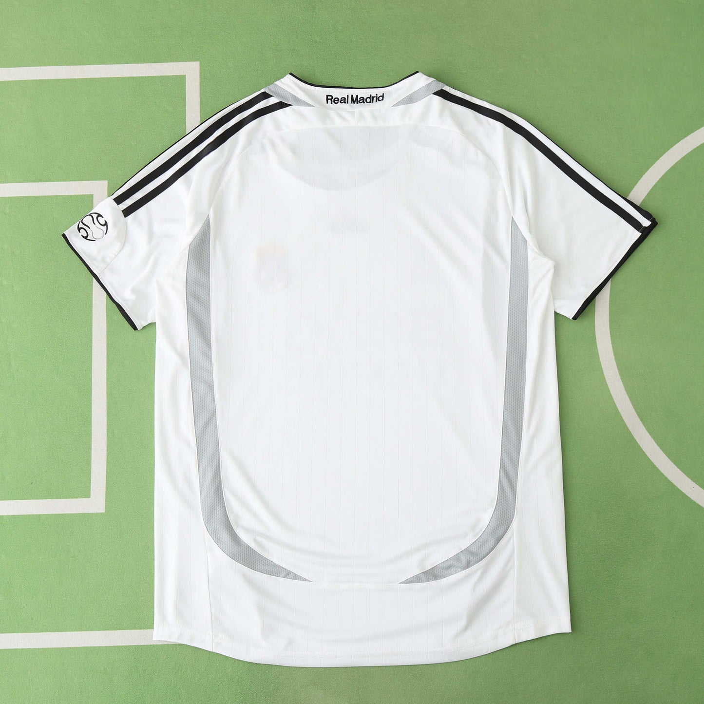 Real Madrid 2006/07 Home Jersey - Retro Edition - The Jersey Vault