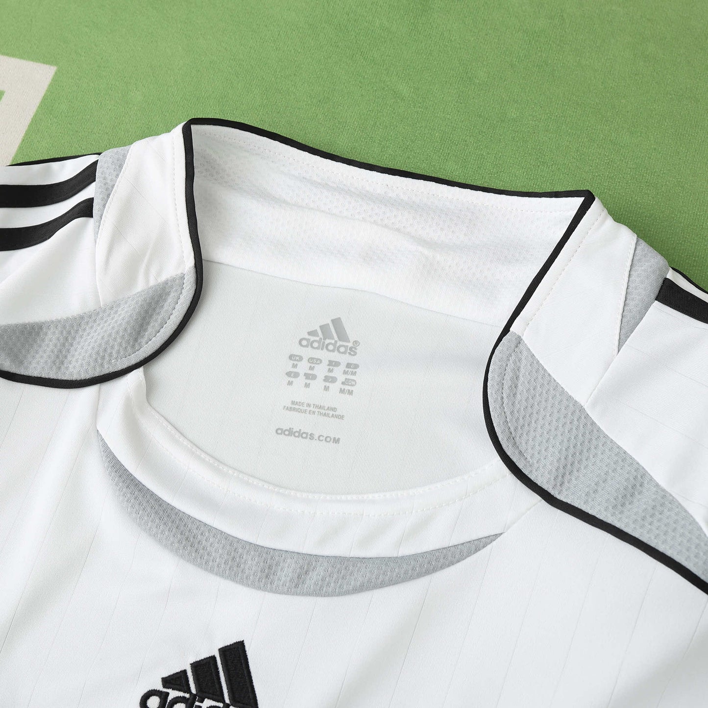 Real Madrid 2006/07 Home Jersey - Retro Edition - The Jersey Vault