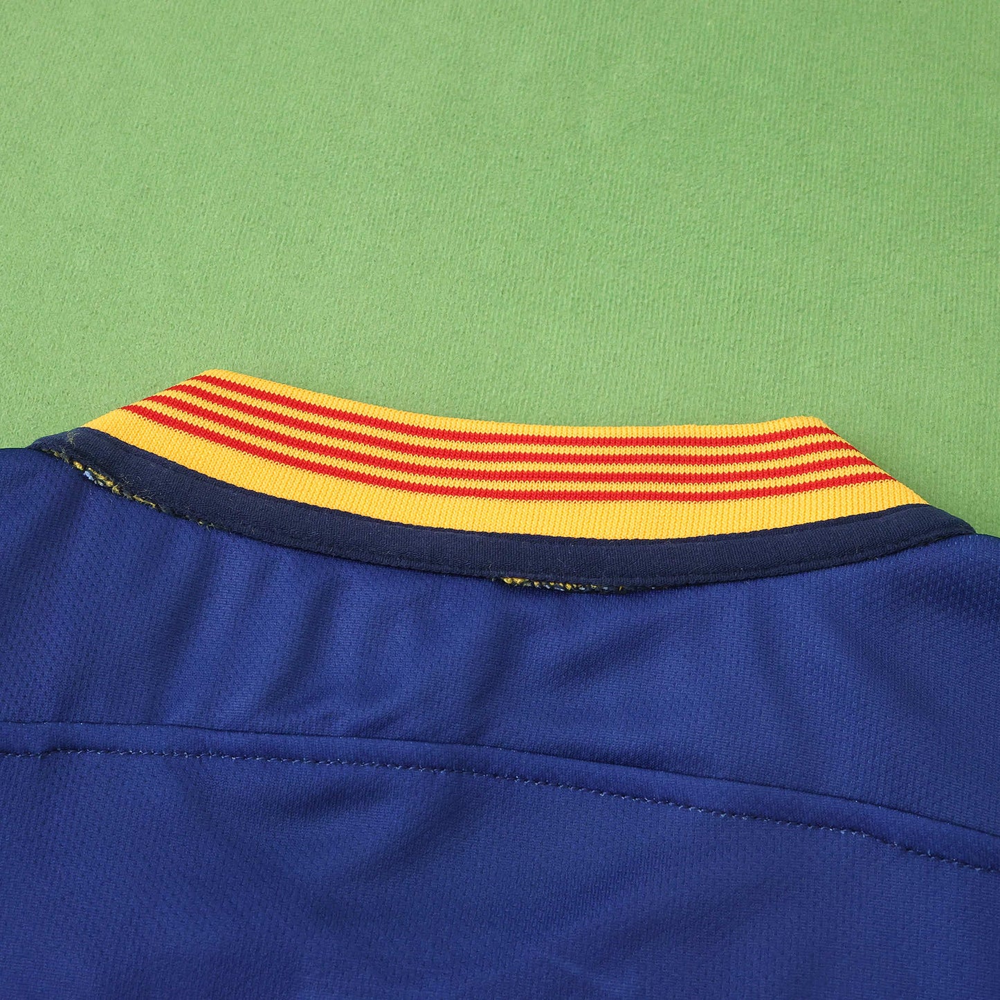 FC Barcelona 2015/16 Home Kit - Retro Edition (Kids) - The Jersey Vault