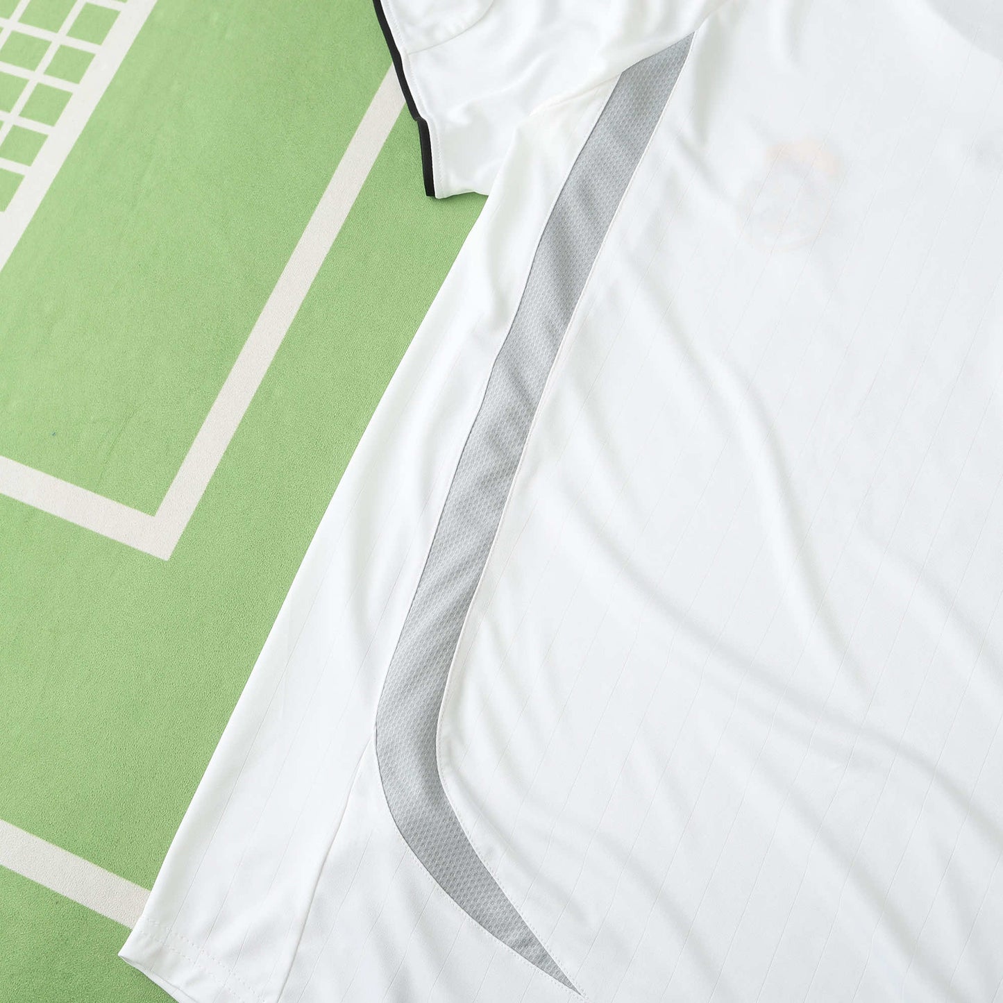 Real Madrid 2006/07 Home Jersey - Retro Edition - The Jersey Vault