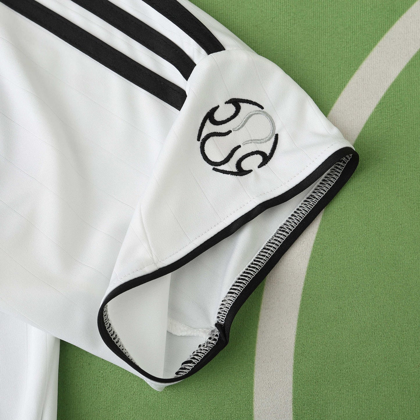 Real Madrid 2006/07 Home Jersey - Retro Edition - The Jersey Vault