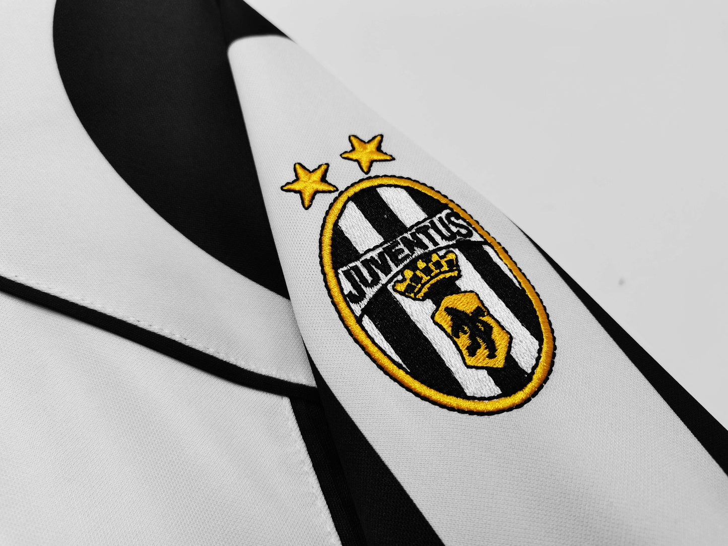 Juventus 1998/99 Longsleeved Home Jersey - Retro Edition - The Jersey Vault