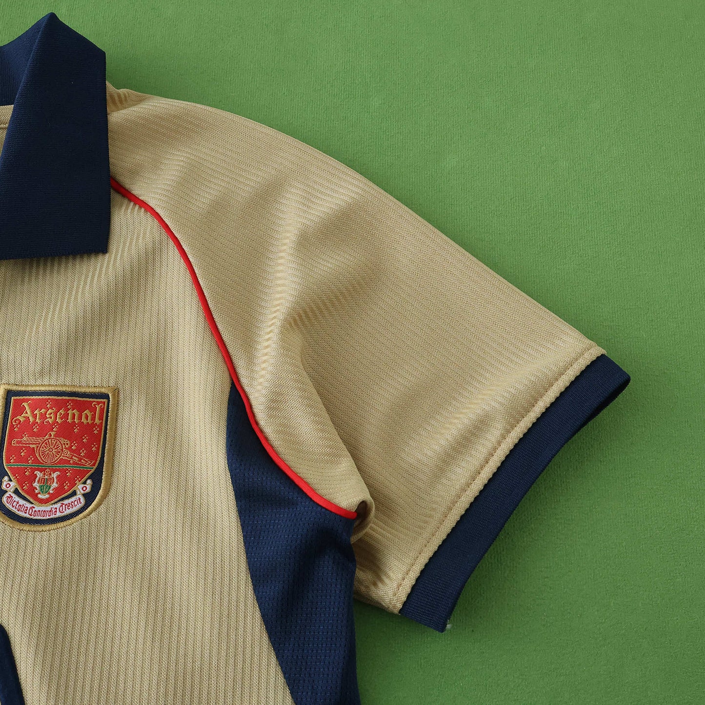 Arsenal 2001/02 Away Kit- Retro Edition (Kids)