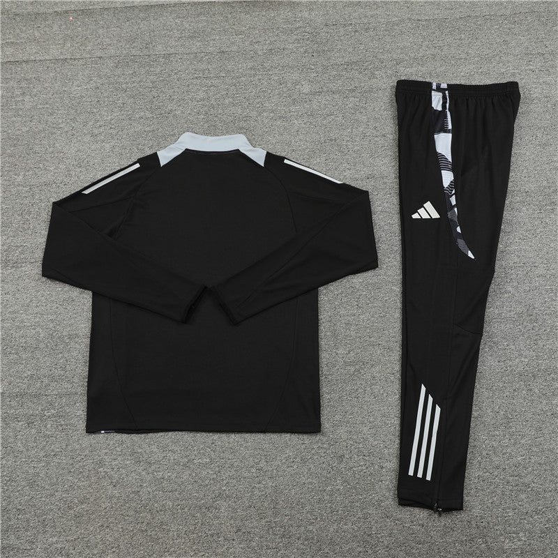 Manchester United 2024/25 Training Tracksuit (Black)