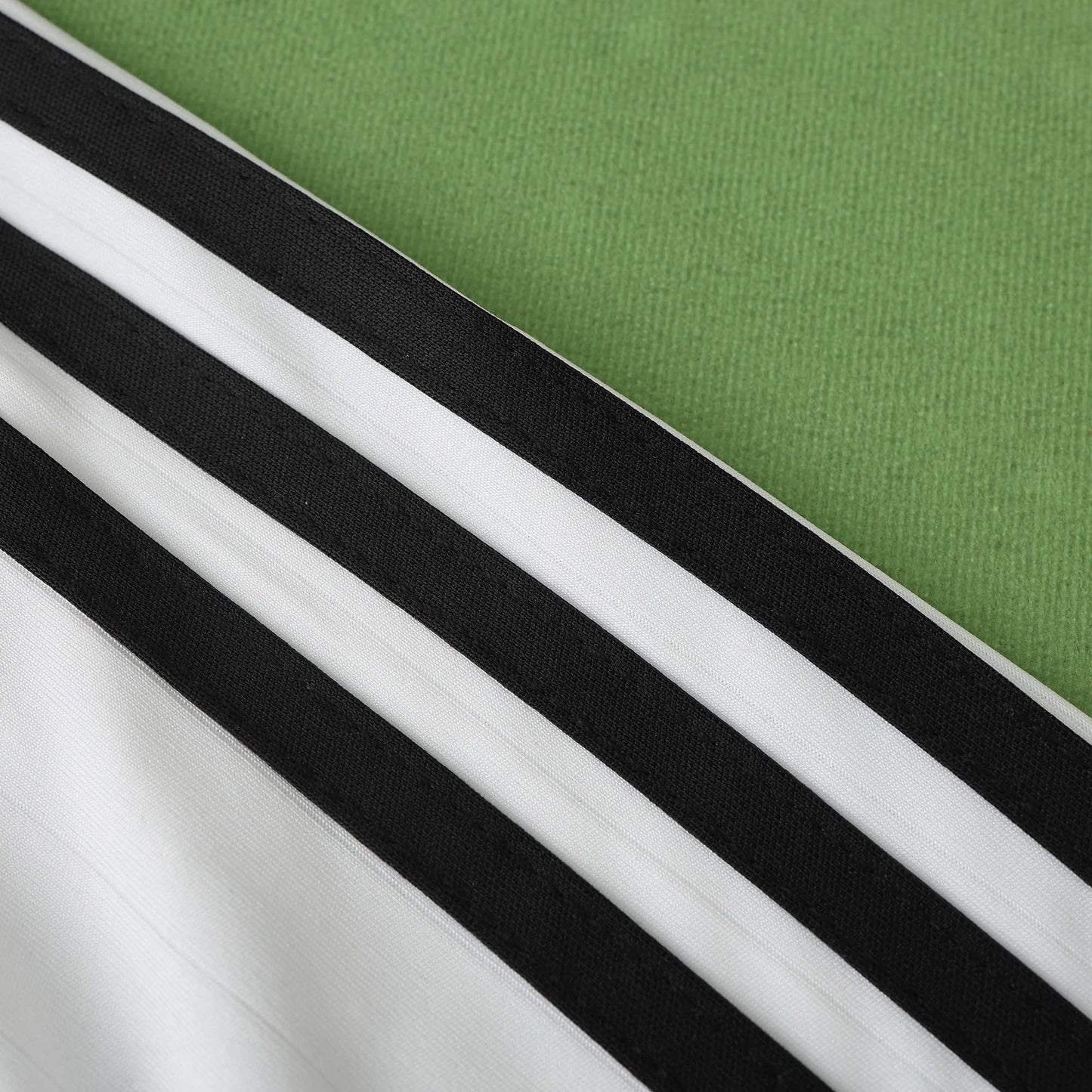 Real Madrid 2006/07 Home Jersey - Retro Edition - The Jersey Vault