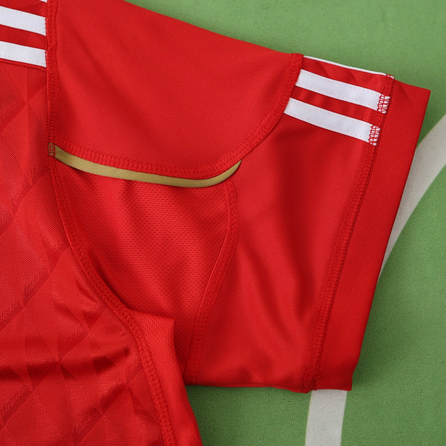 Liverpool 2010/11 Home Jersey - Retro Edition