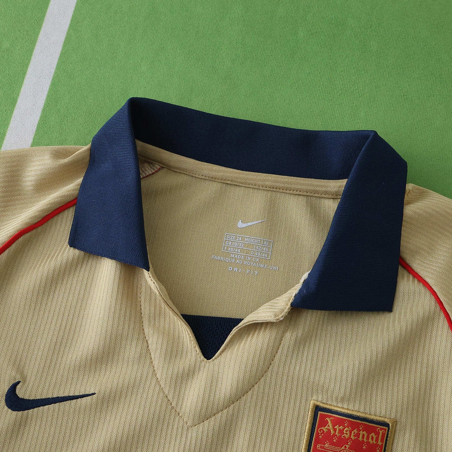 Arsenal 2001/02 Away Kit- Retro Edition (Kids)