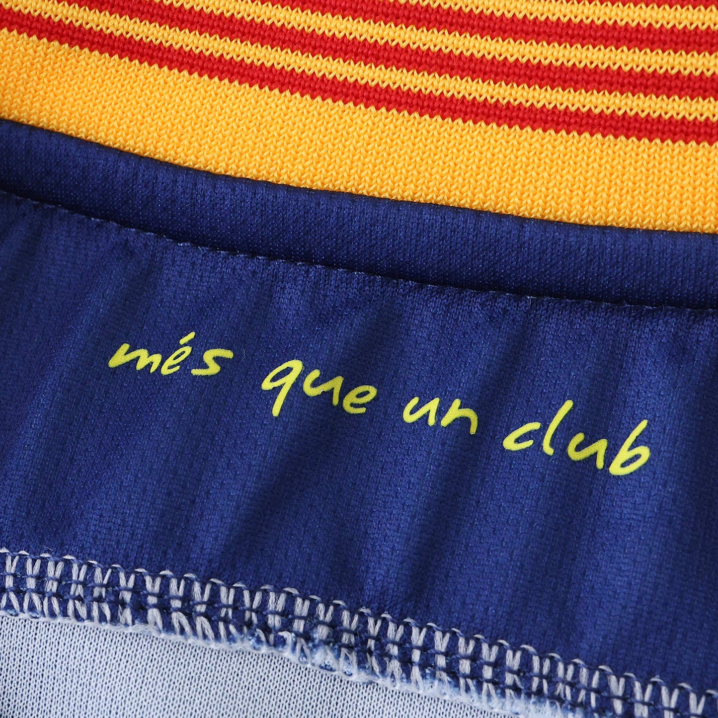 FC Barcelona 2015/16 Home Kit - Retro Edition (Kids) - The Jersey Vault