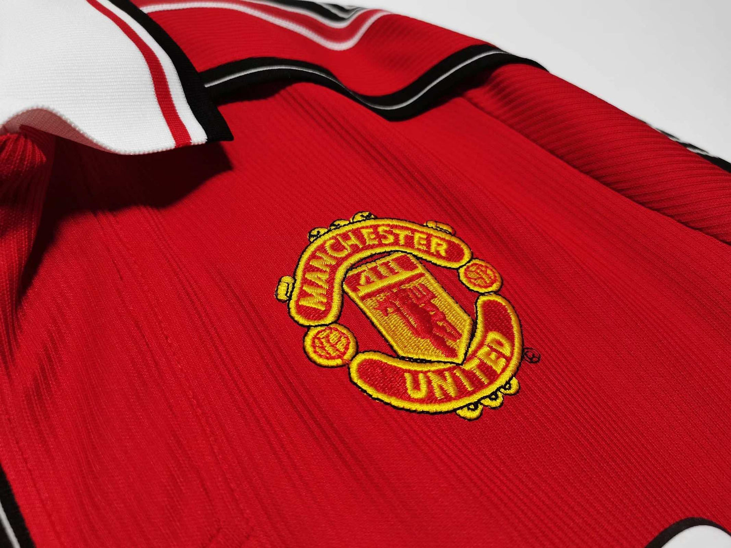 Manchester United 1998/99 Longsleeved Home Jersey - Retro Edition - The Jersey Vault