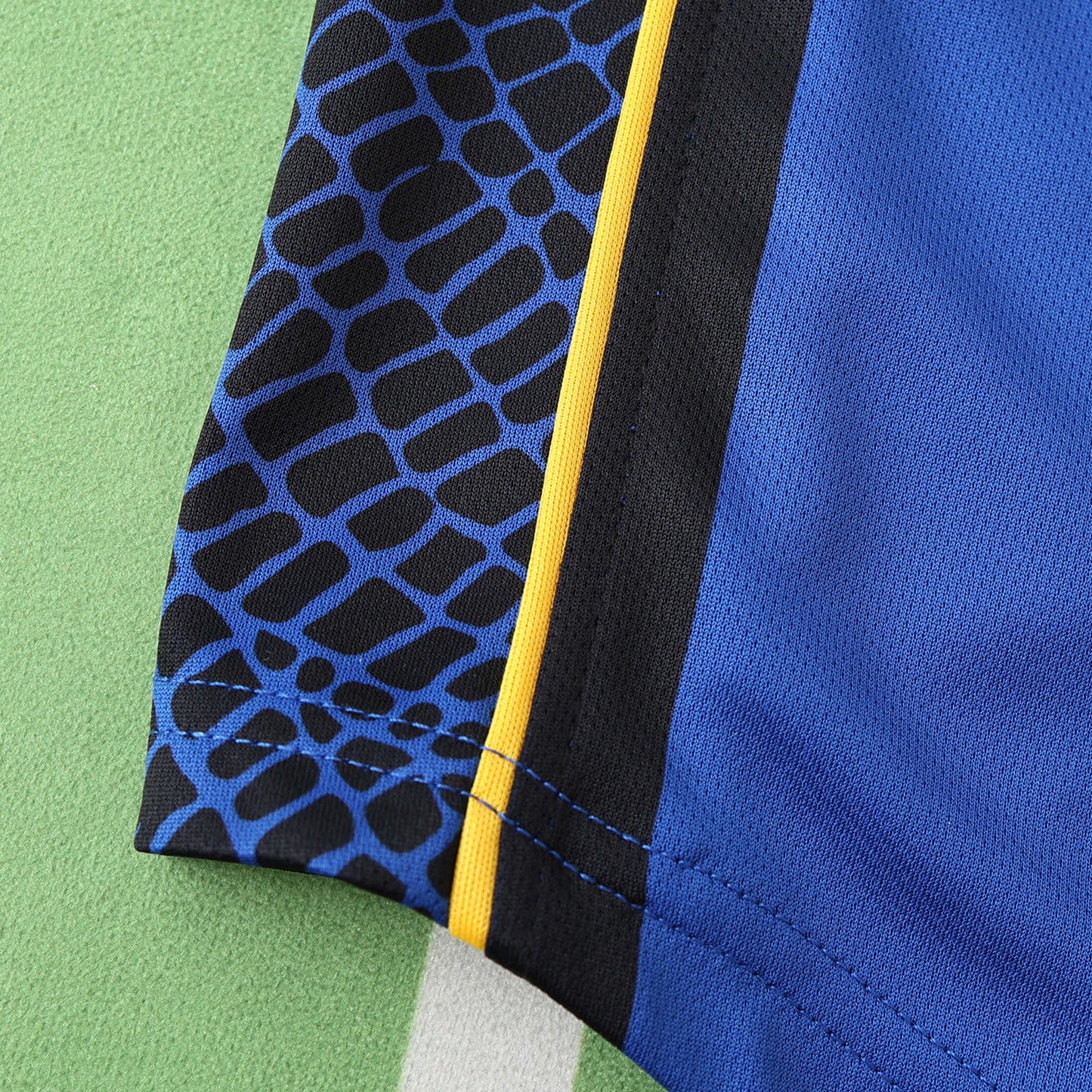 Inter Milan 2001/02 Home Jersey - Retro Edition