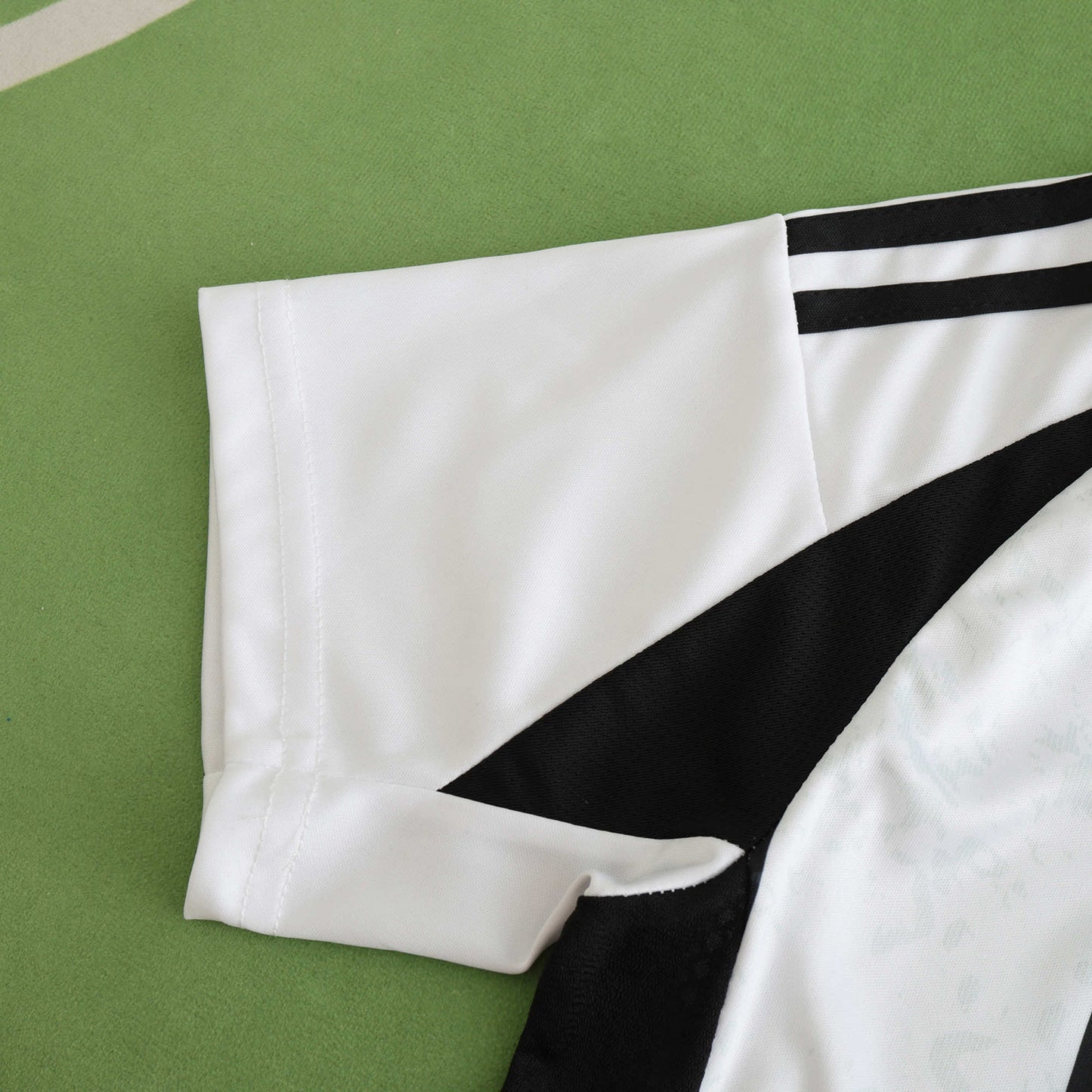 Juventus 2024/25 Home Kit - Fan Edition (Kids) - The Jersey Vault