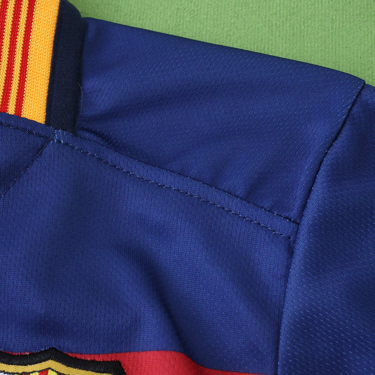 FC Barcelona 2015/16 Home Kit - Retro Edition (Kids) - The Jersey Vault