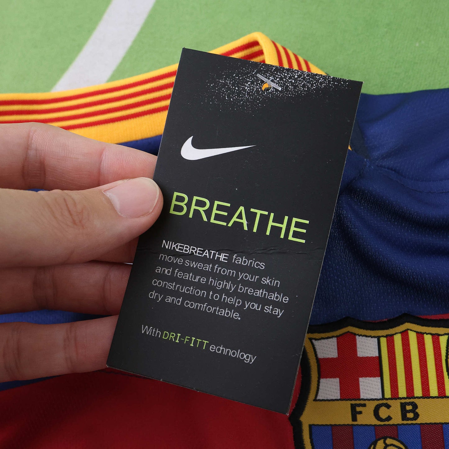FC Barcelona 2015/16 Home Kit - Retro Edition (Kids) - The Jersey Vault
