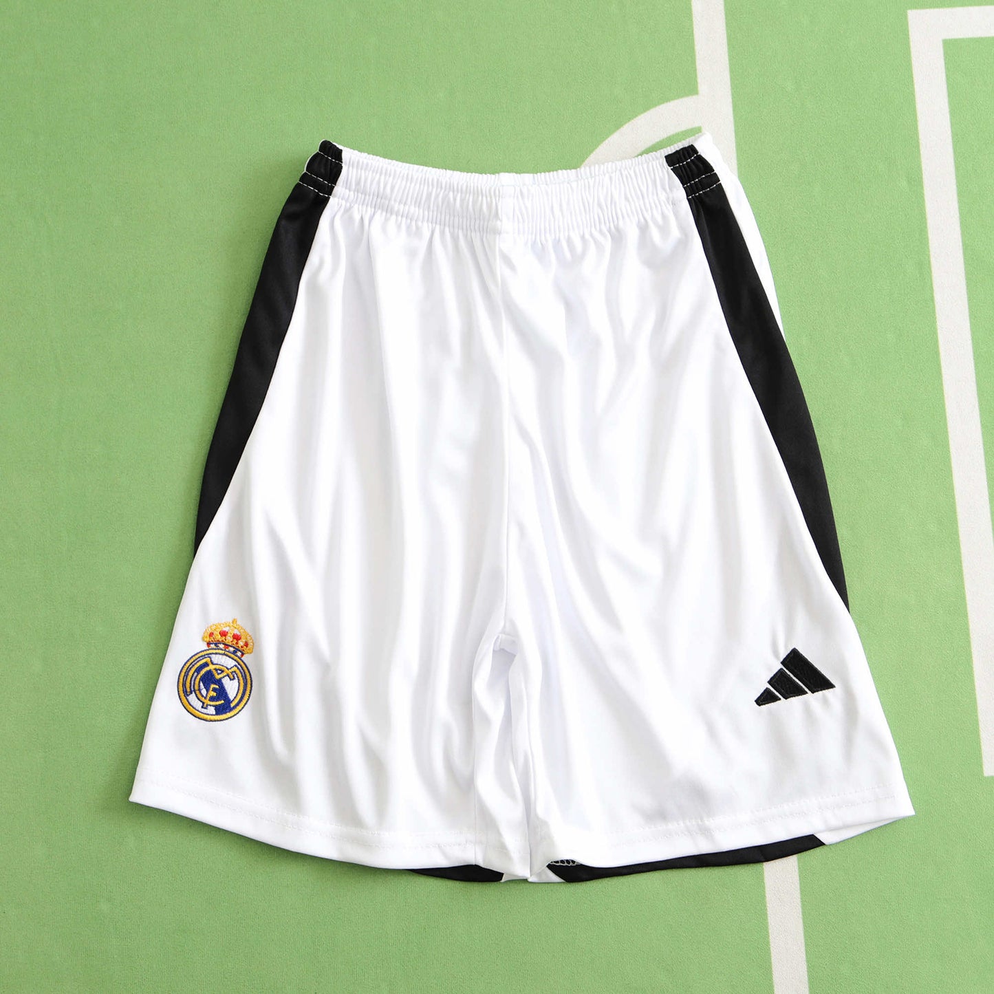 Real Madrid 2024/25 Home Kit - Fan Edition (Kids) - The Jersey Vault