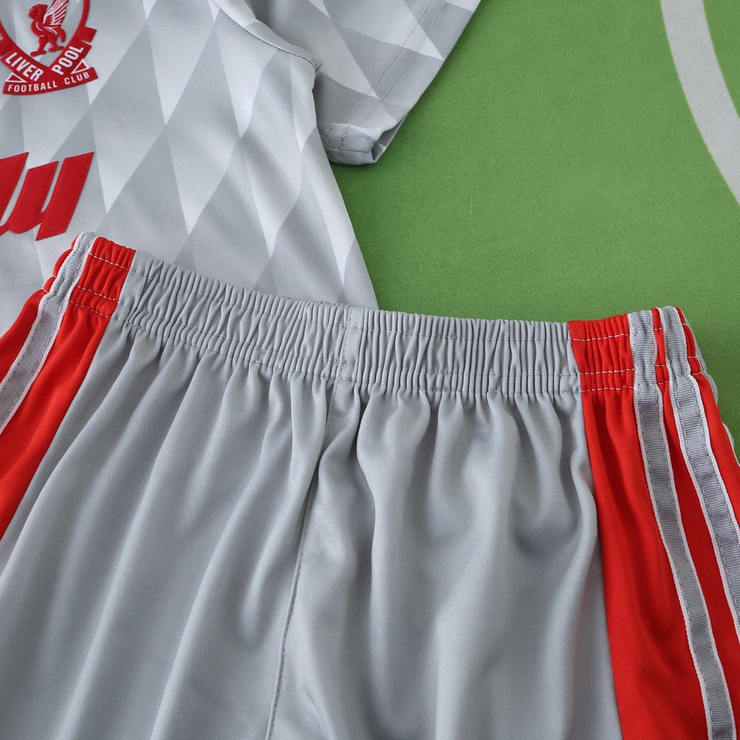 Liverpool 1989/90 Away Kit - Retro Edition (Kids)