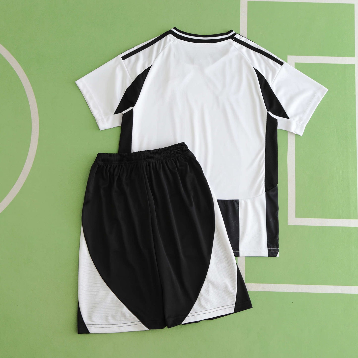 Juventus 2024/25 Home Kit - Fan Edition (Kids) - The Jersey Vault
