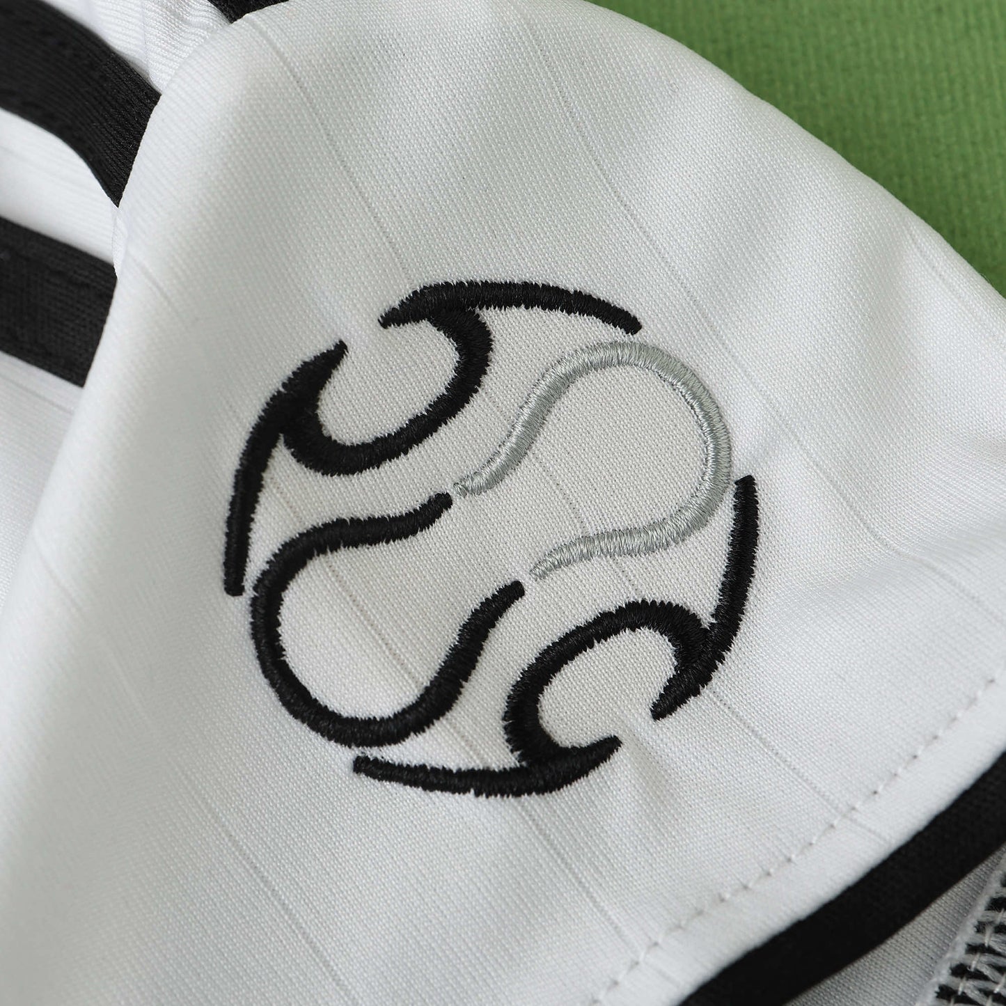 Real Madrid 2006/07 Home Jersey - Retro Edition - The Jersey Vault