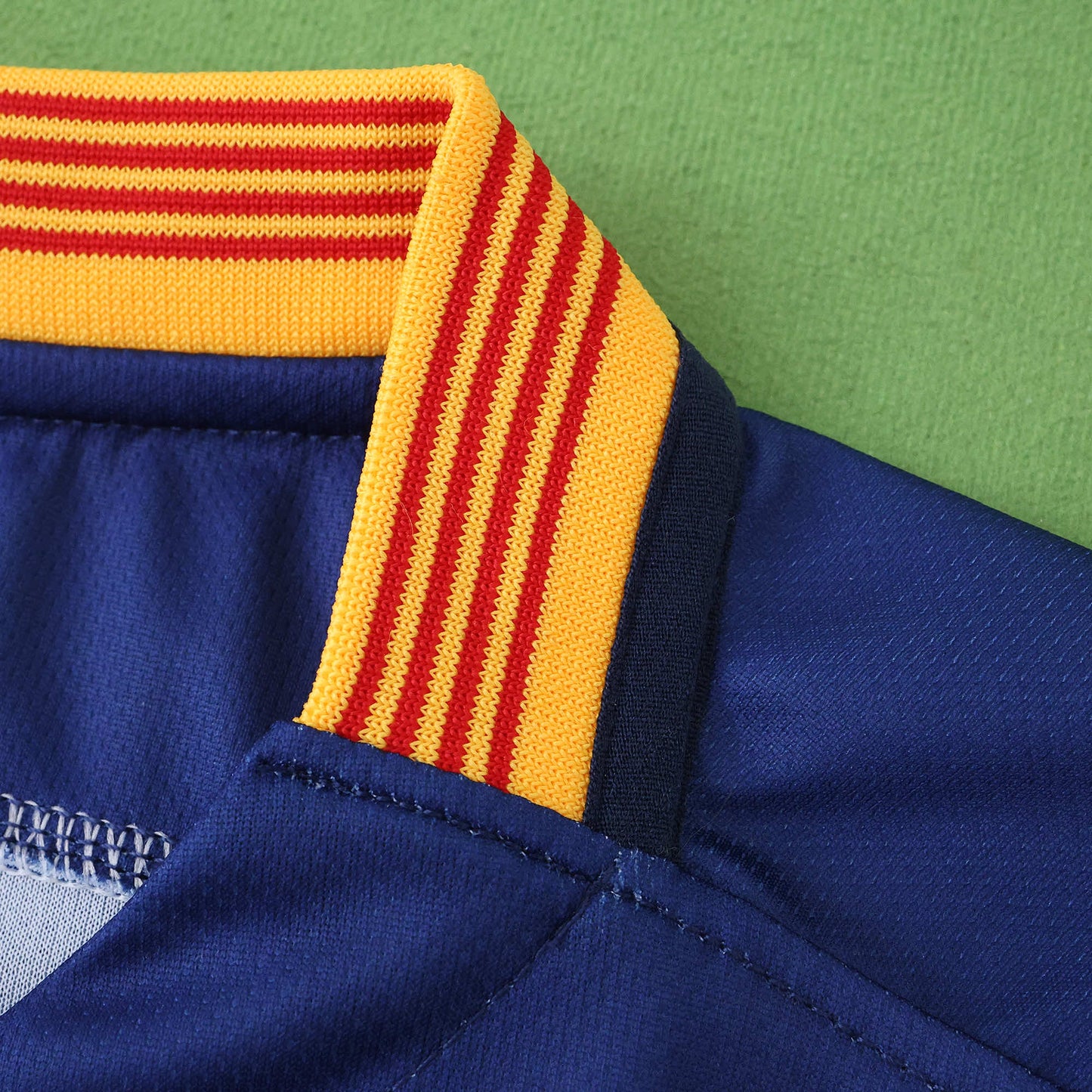 FC Barcelona 2015/16 Home Kit - Retro Edition (Kids) - The Jersey Vault