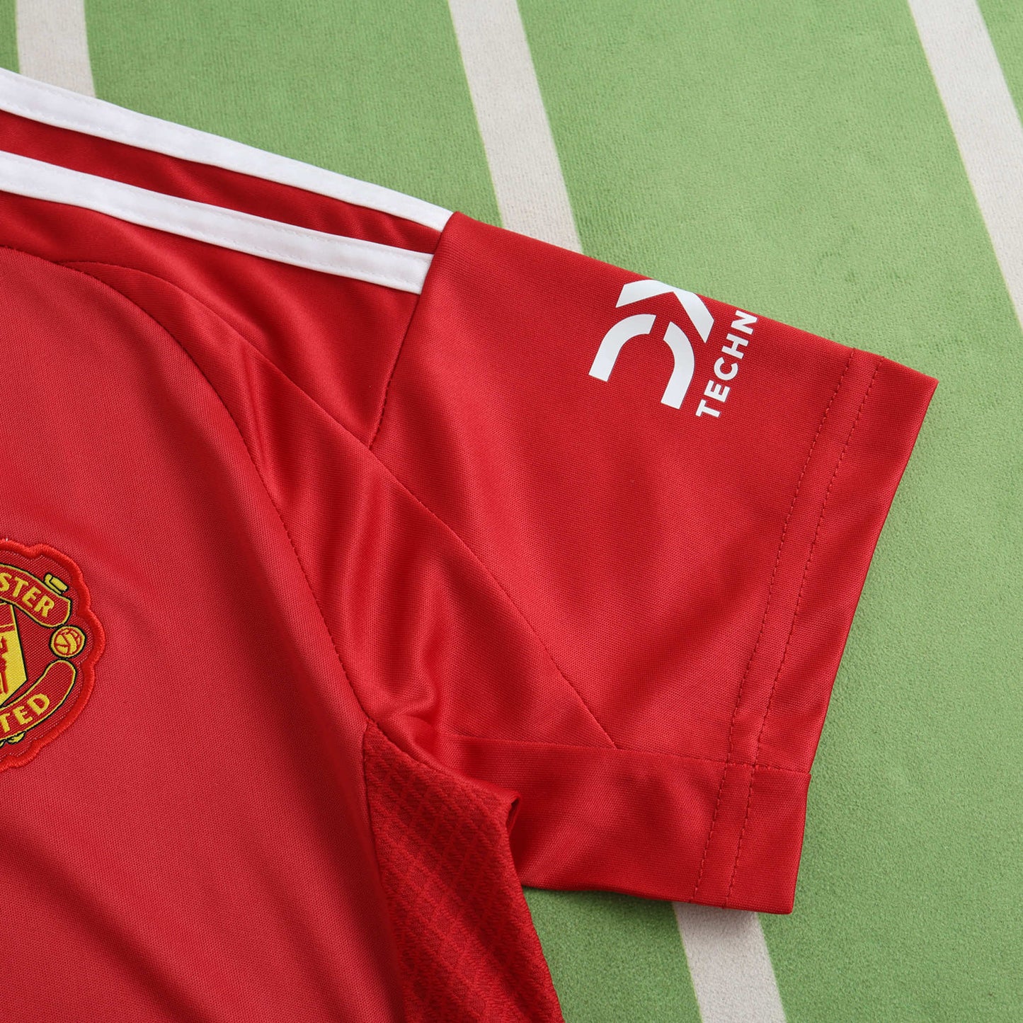 Manchester United 2024/25 Home Kit - Fan Edition (Kids)