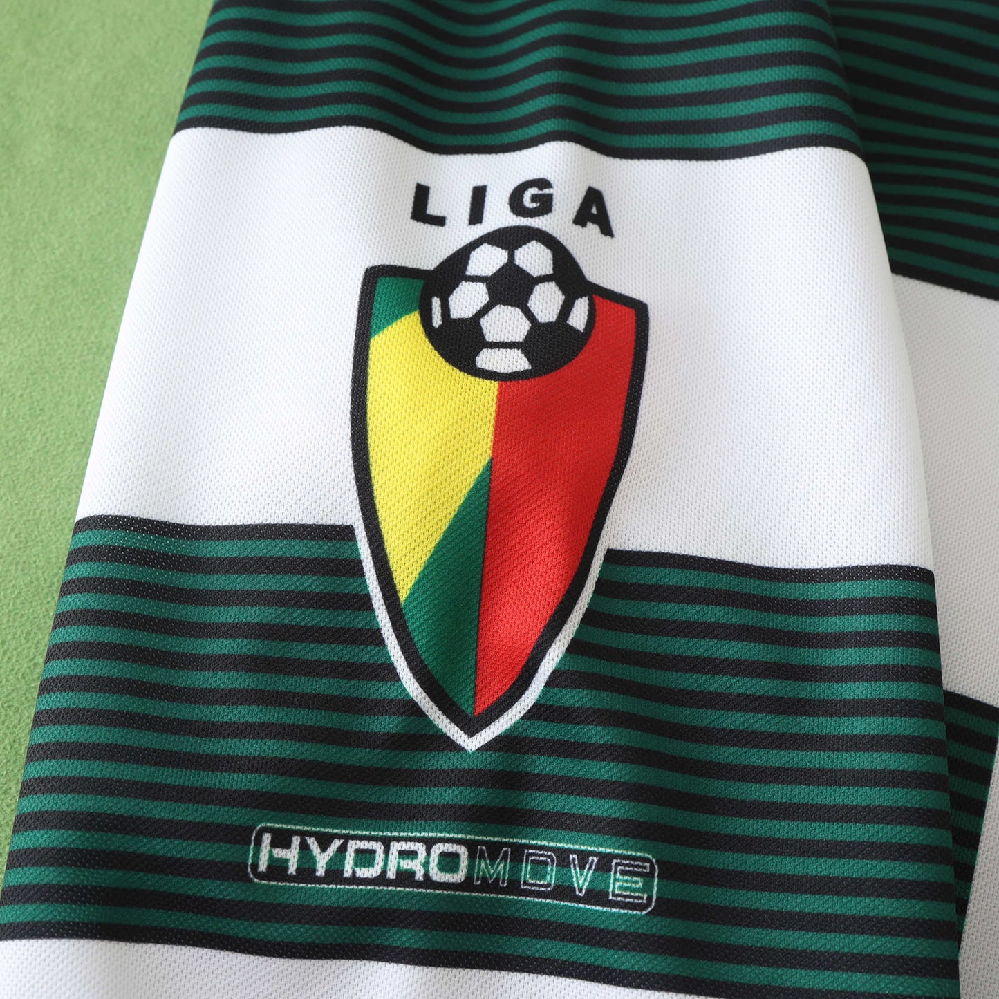 Sporting CP 2001/02 Longsleeved Home Jersey - Retro Edition
