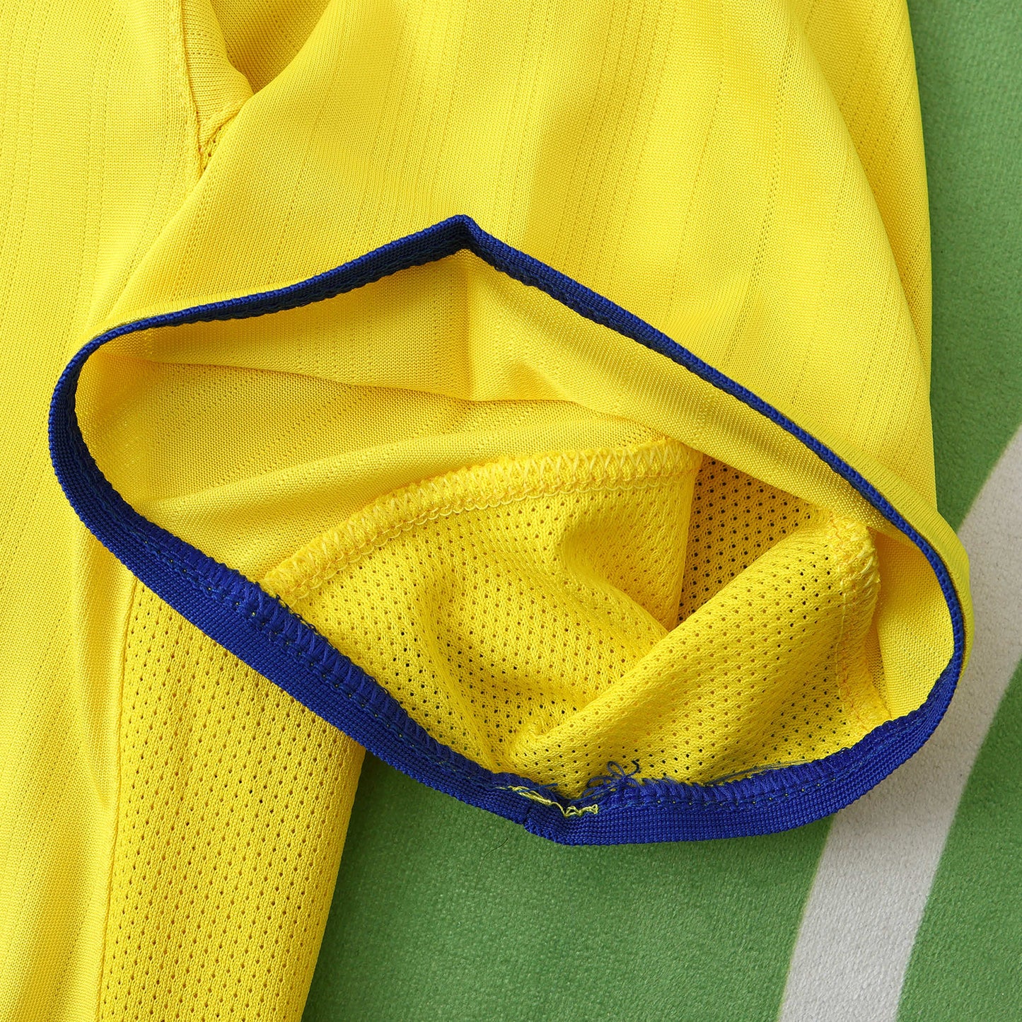 Arsenal 2004/05 Away Jersey - Retro Edition