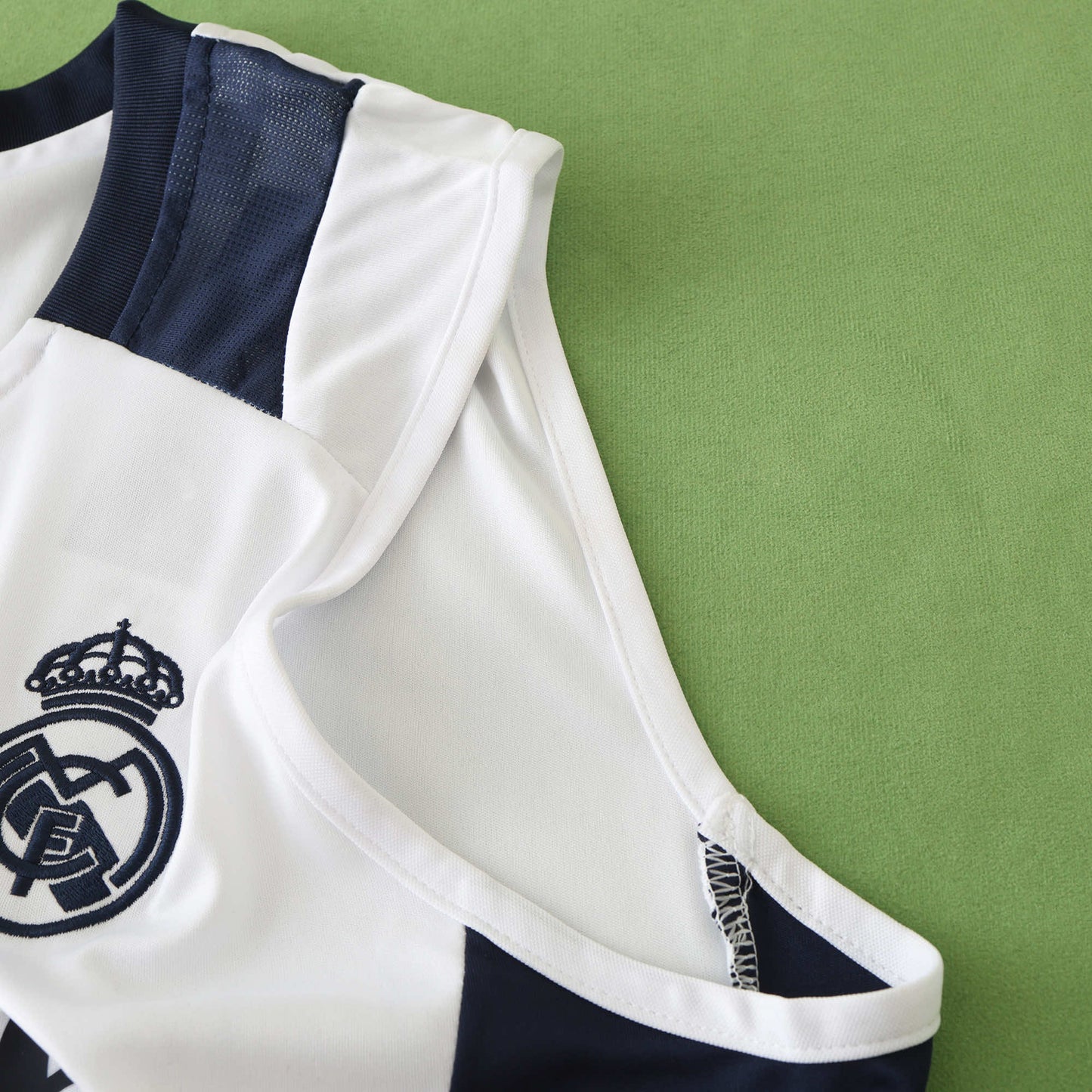 Real Madrid 2024/25 Training Vest Tracksuit (white 2)