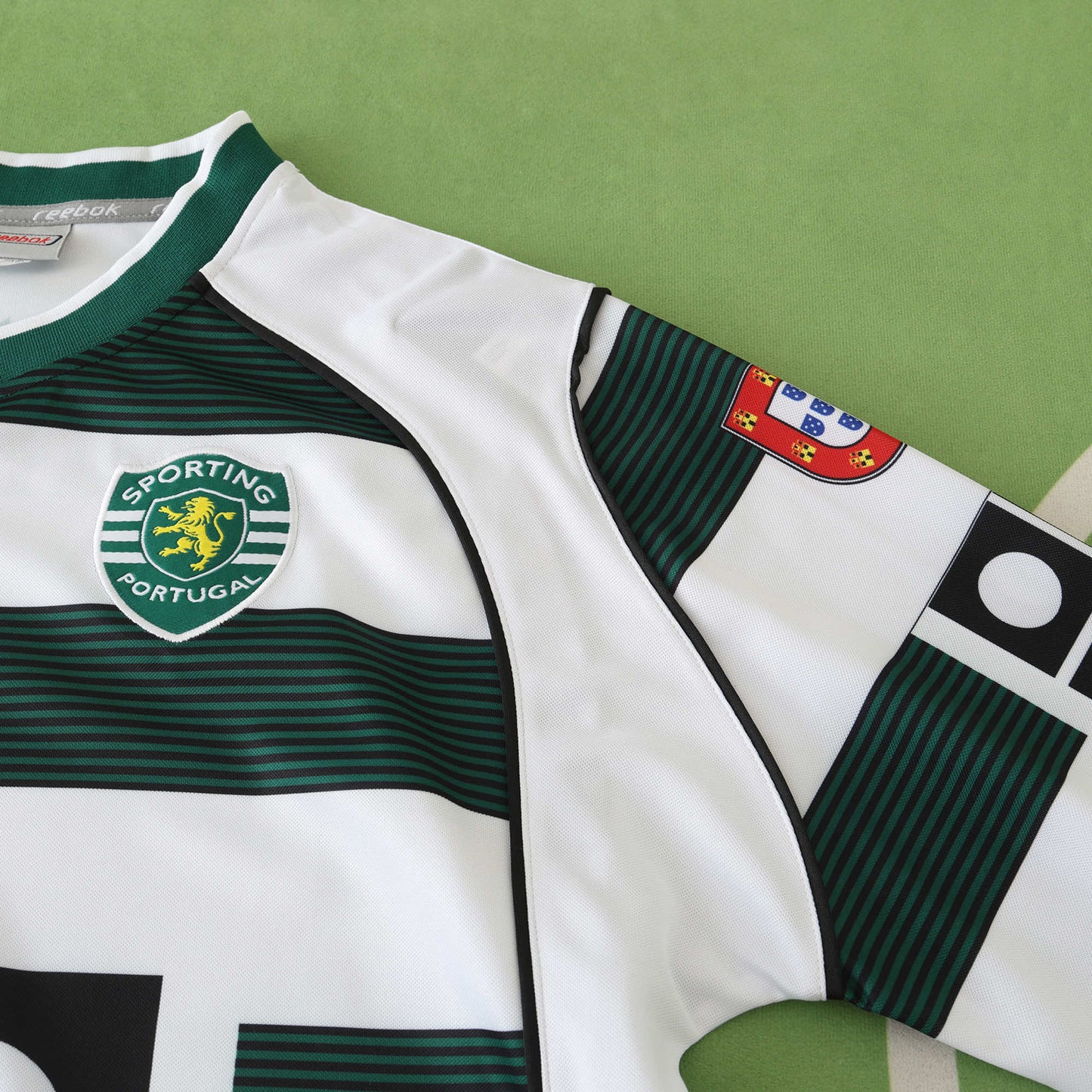 Sporting CP 2001/02 Longsleeved Home Jersey - Retro Edition