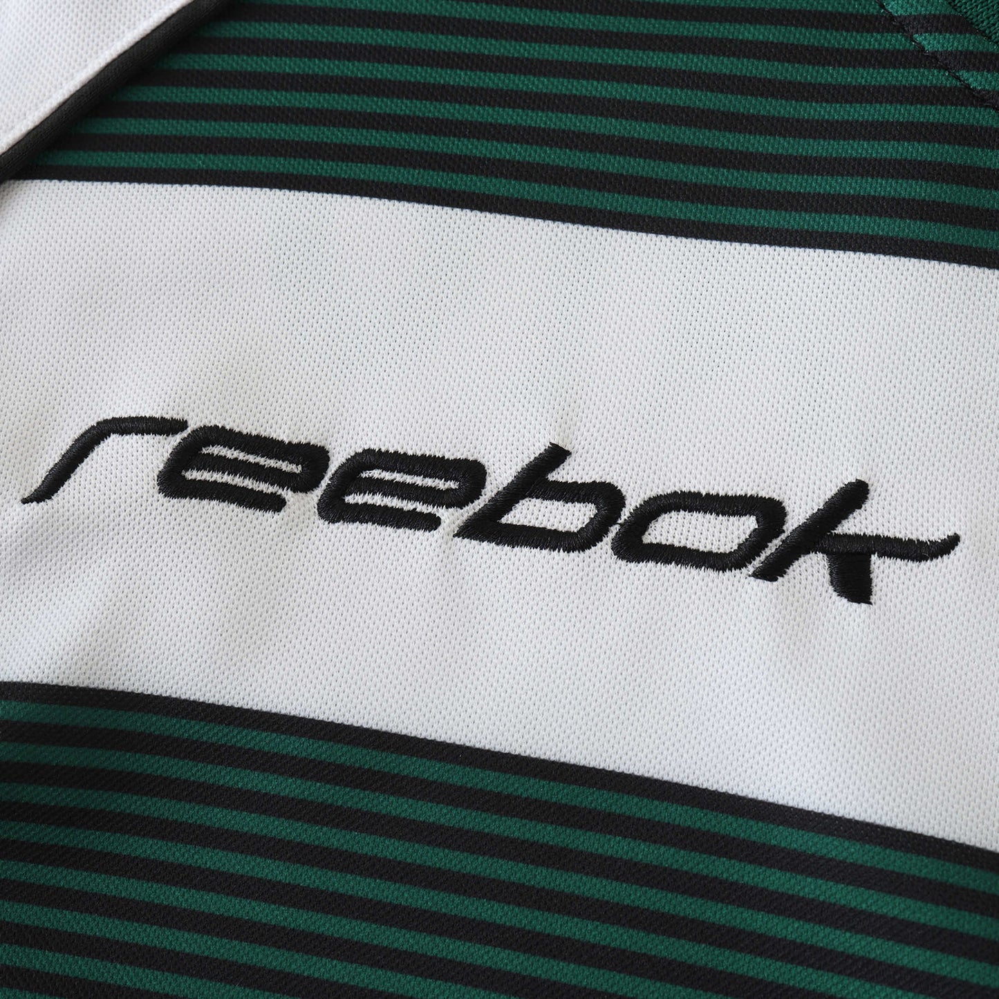 Sporting CP 2001/02 Longsleeved Home Jersey - Retro Edition