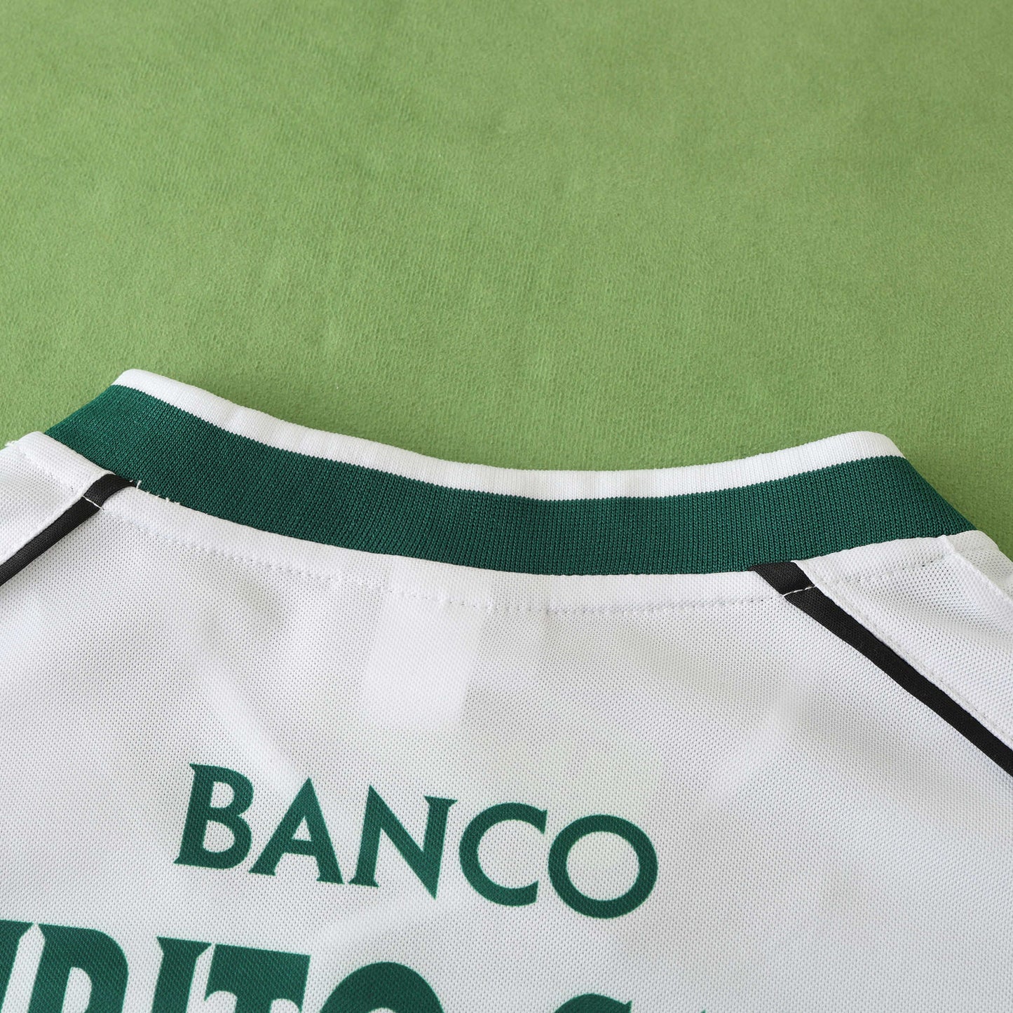 Sporting CP 2001/02 Longsleeved Home Jersey - Retro Edition