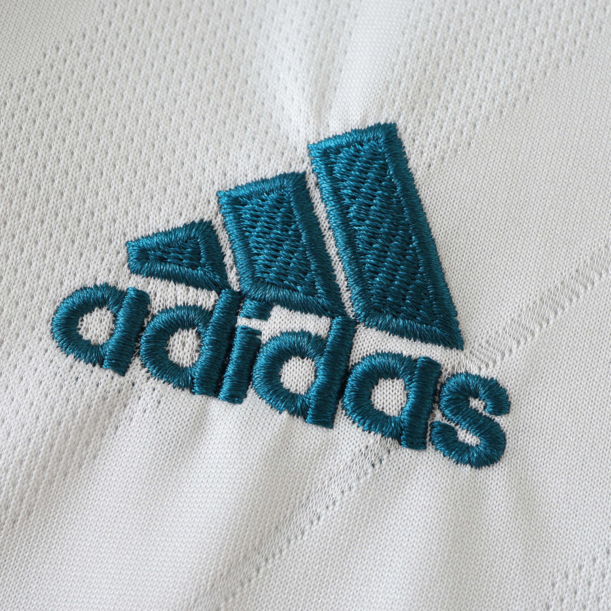 Real Madrid 2017/18 Longsleeved Home Jersey - Retro Edition - The Jersey Vault
