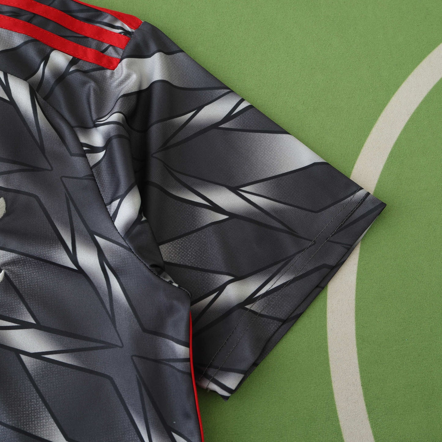 CR Flamengo 2024/25 Black Training Jersey - Fan Edition