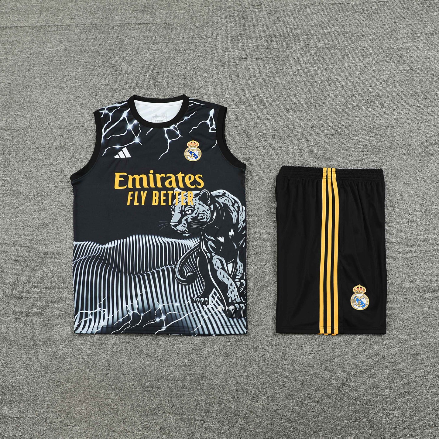 Real Madrid 2024/25 Training Vest Tracksuit (white panther)