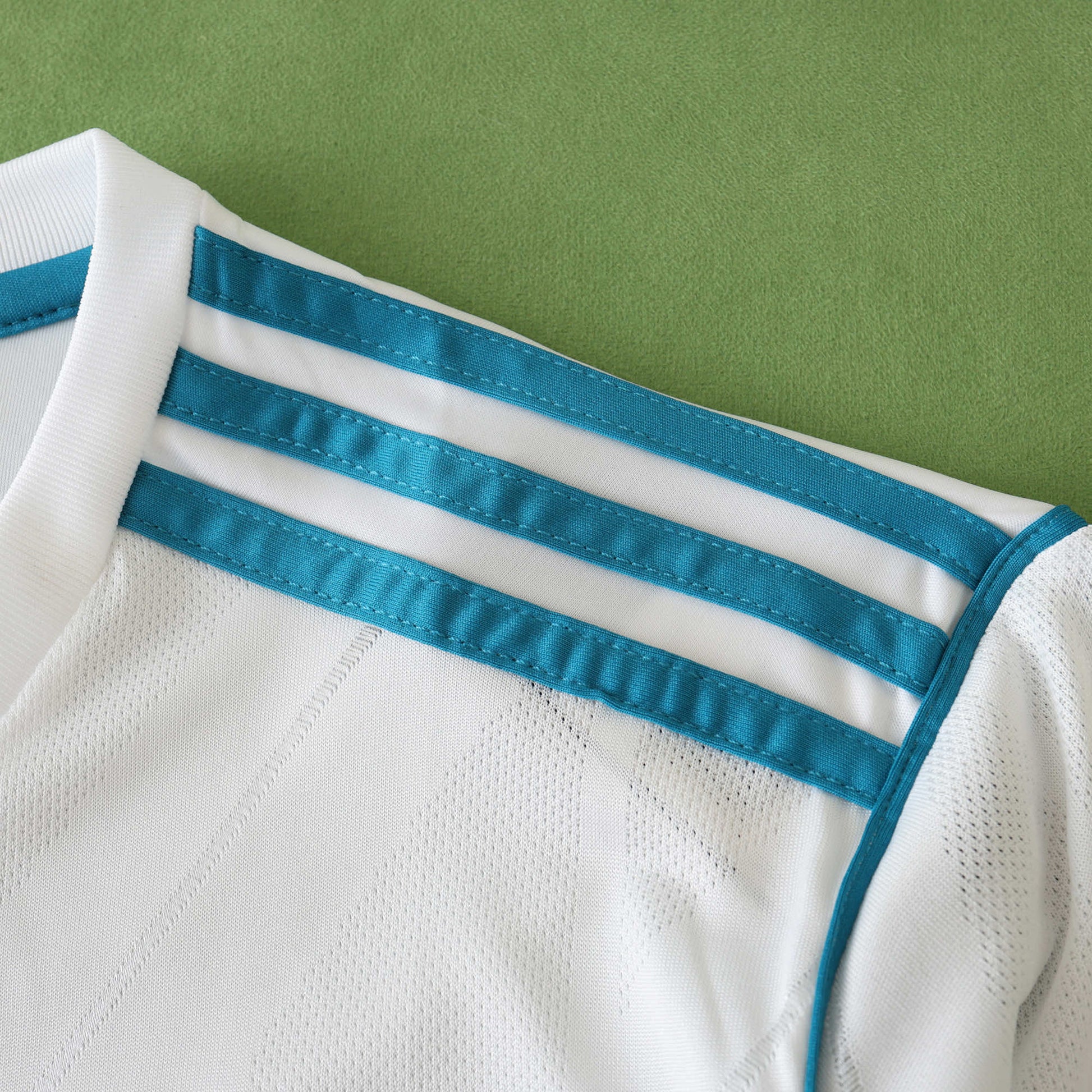 Real Madrid 2017/18 Longsleeved Home Jersey - Retro Edition - The Jersey Vault