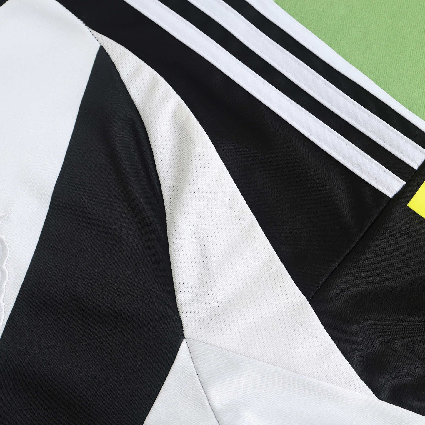 Newcastle United 2024/25 Home Jersey - Fan Edition