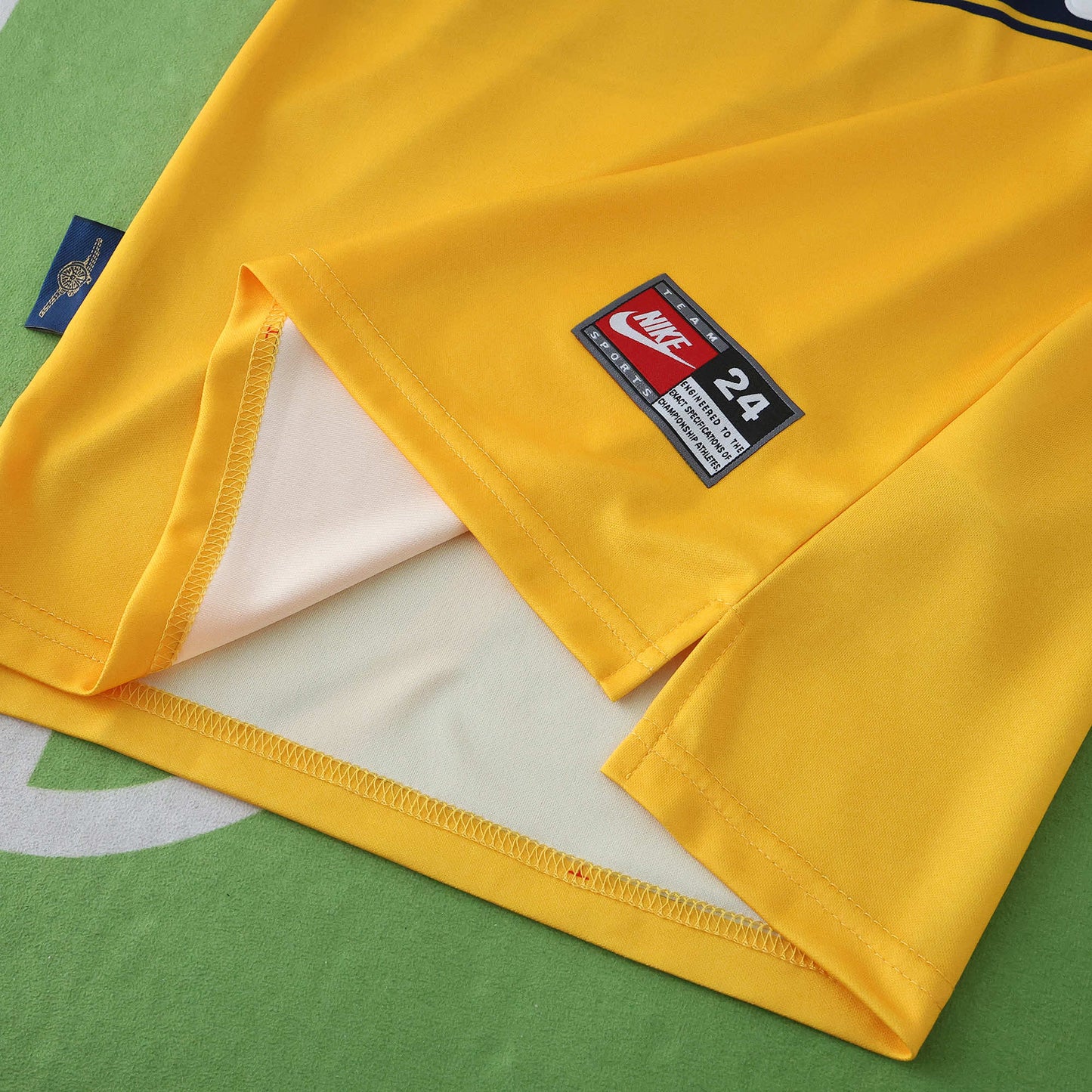 Arsenal 1997/98 Away Kit- Retro Edition (Kids)