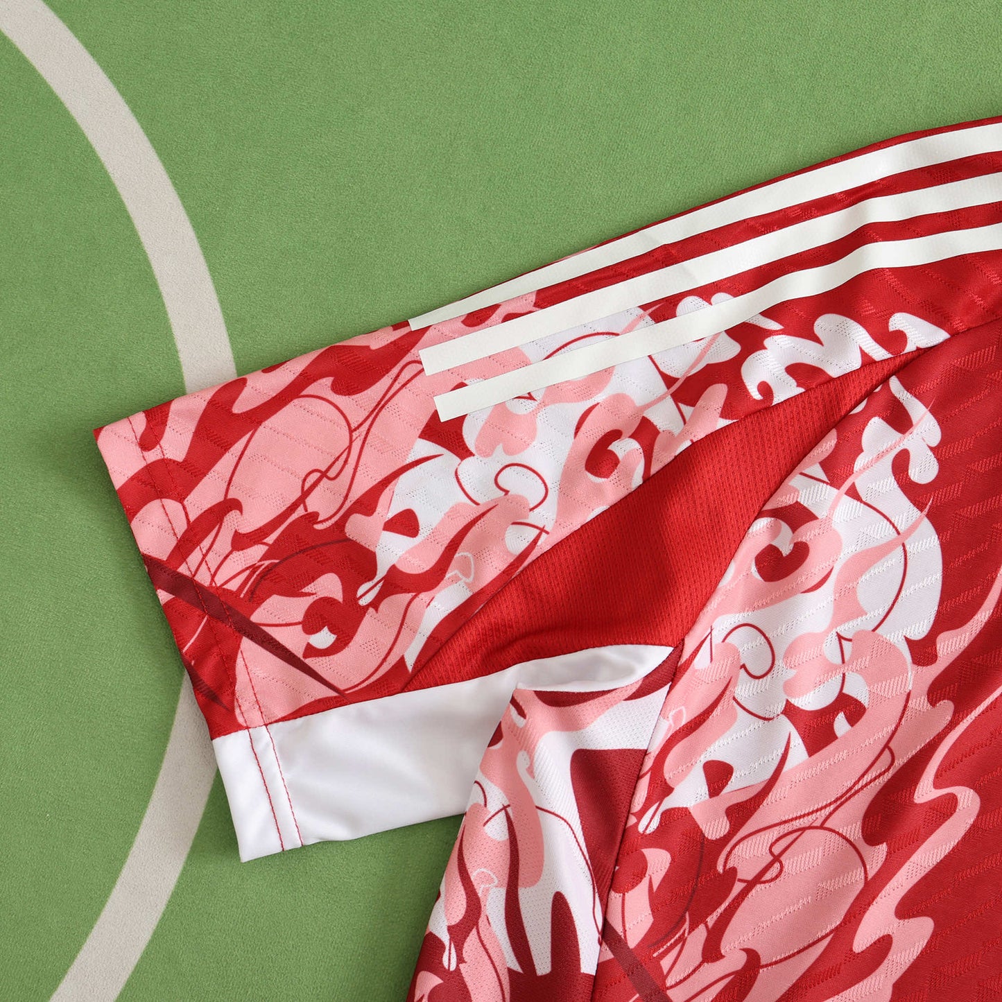 Manchester United 2024/25 Pink Waves Jersey - Special Edition