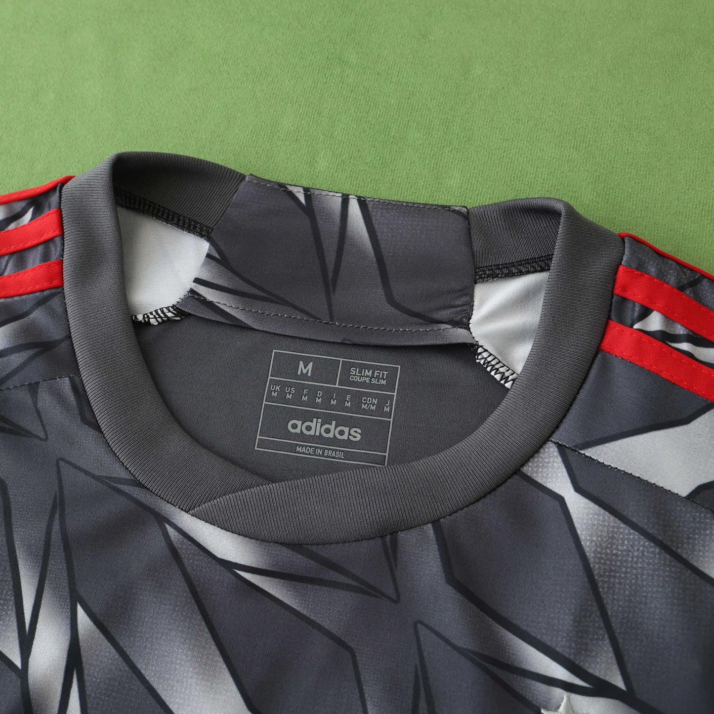CR Flamengo 2024/25 Black Training Jersey - Fan Edition
