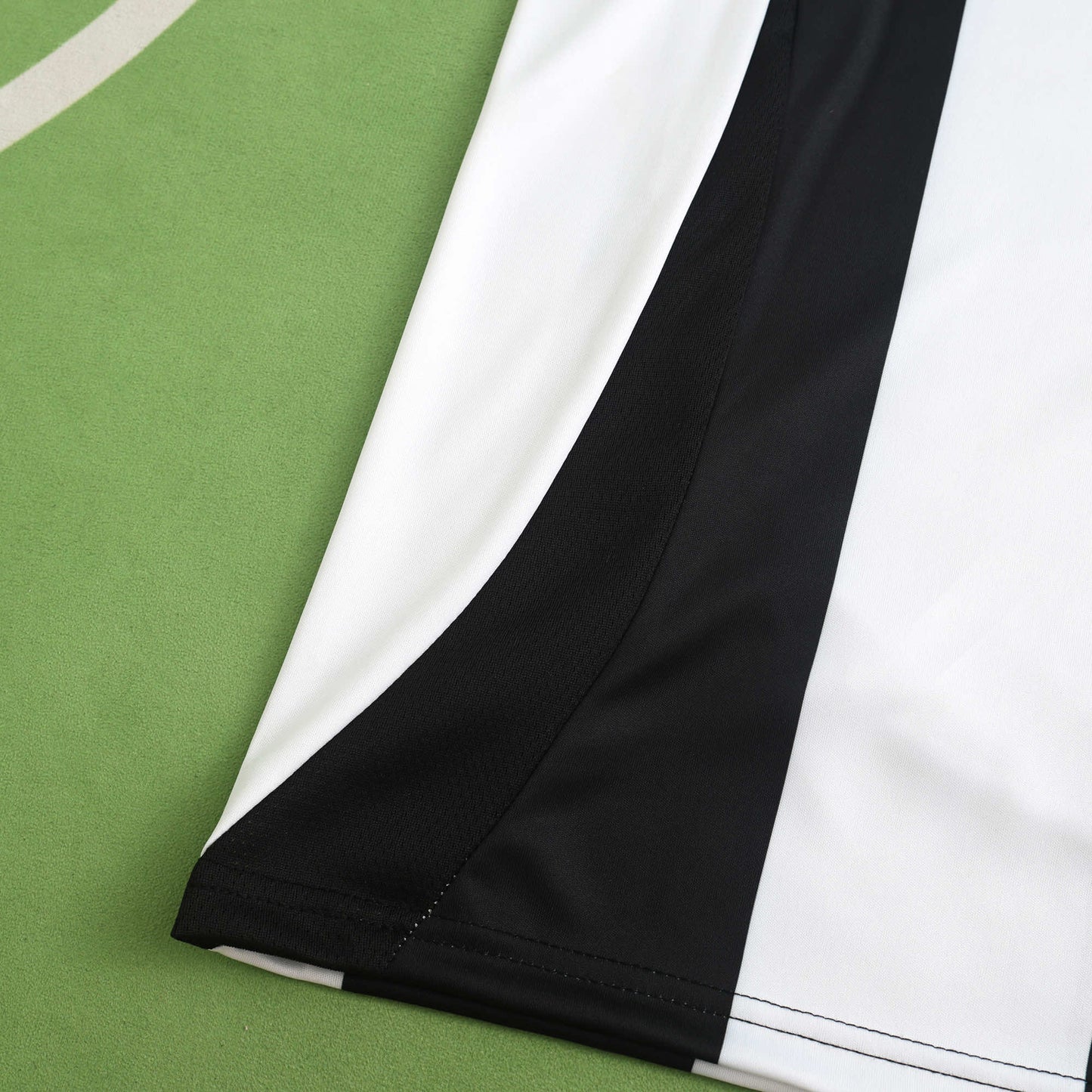 Newcastle United 2024/25 Home Jersey - Fan Edition