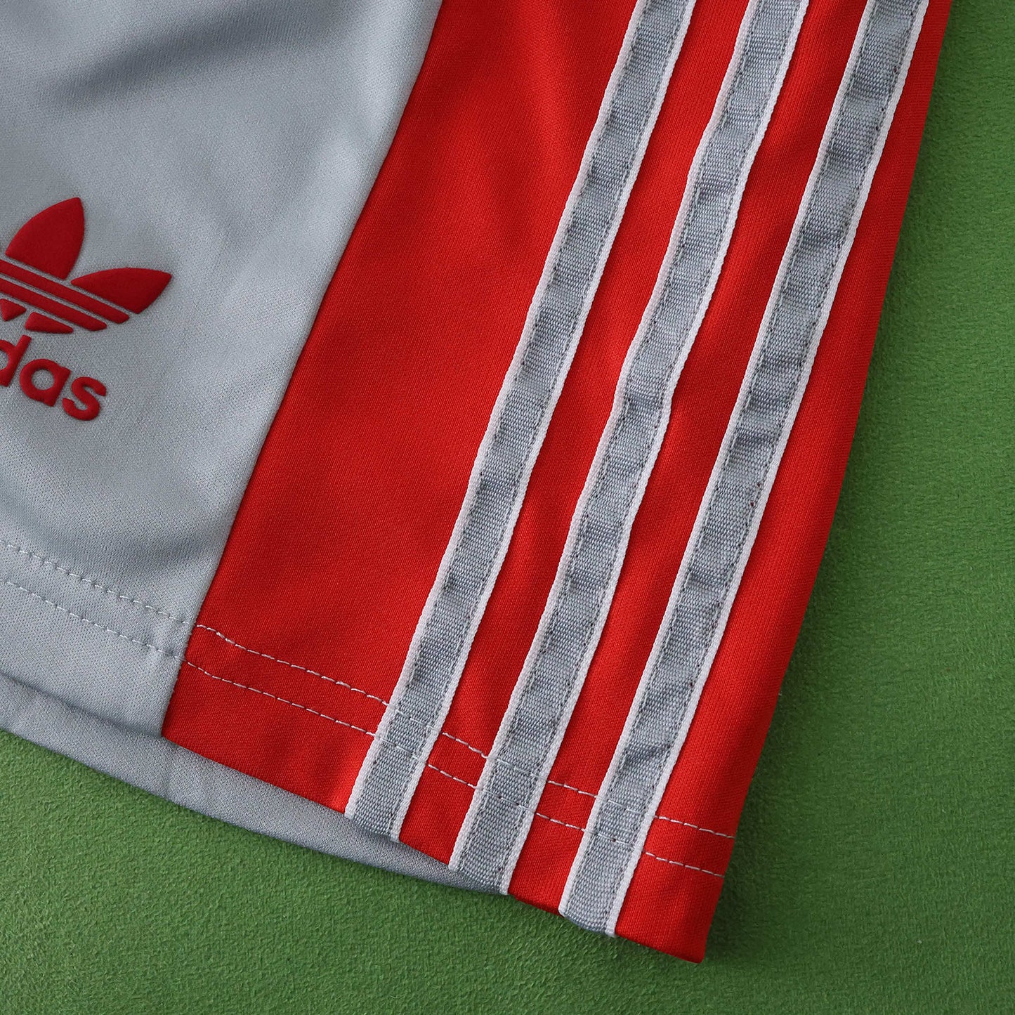 Liverpool 1989/90 Away Kit - Retro Edition (Kids)