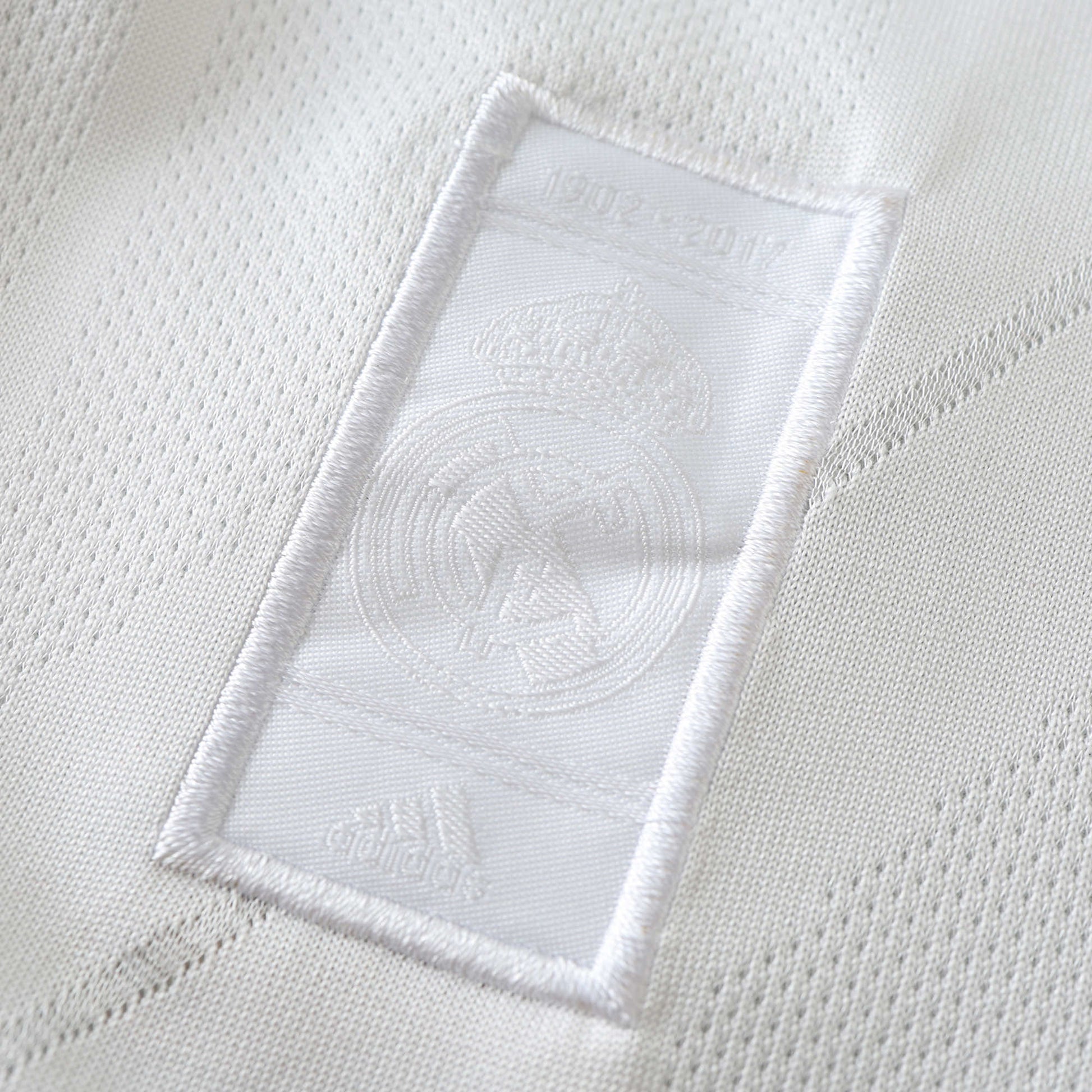 Real Madrid 2017/18 Longsleeved Home Jersey - Retro Edition - The Jersey Vault