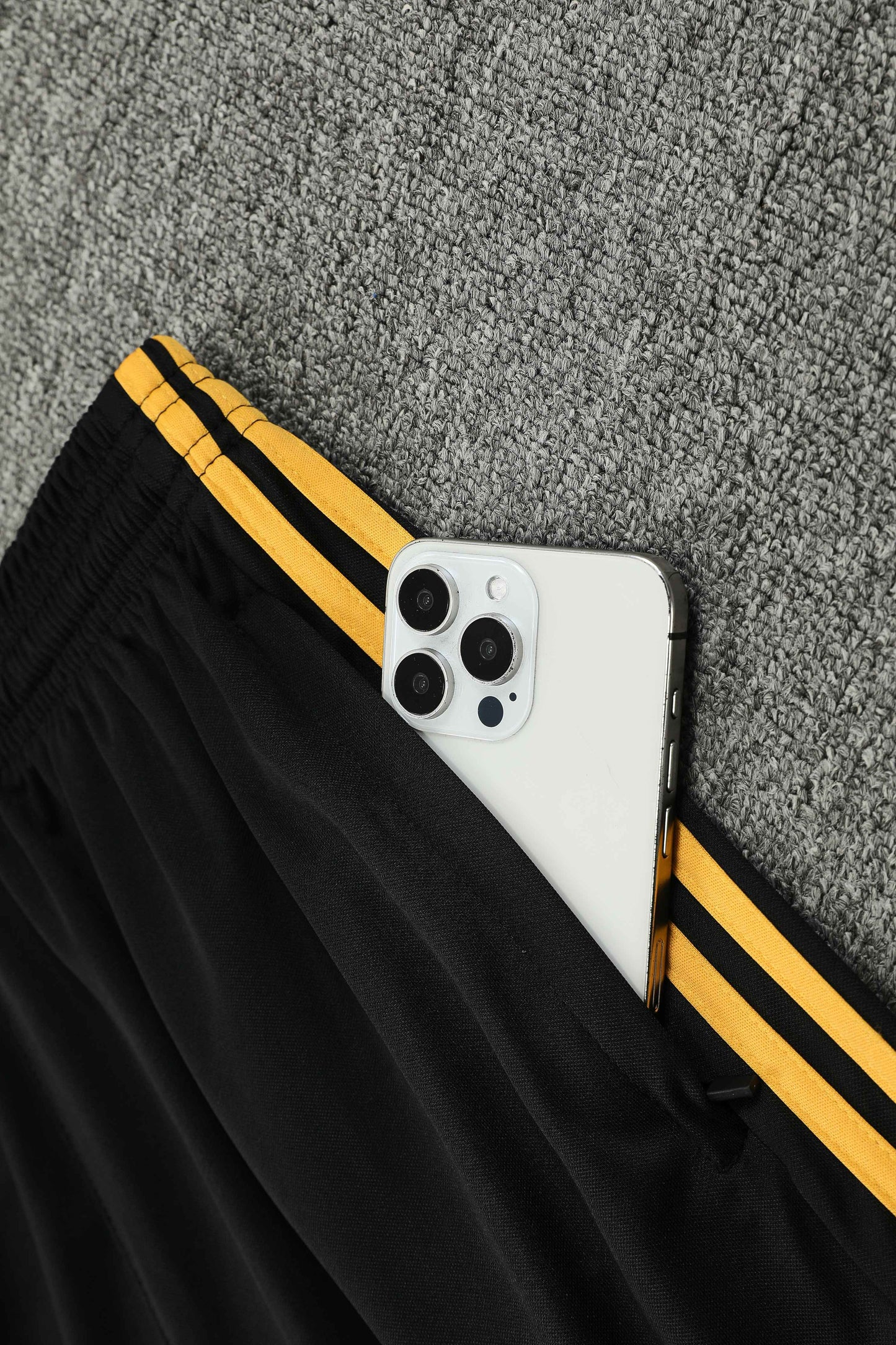 Real Madrid 2024/25 Training Vest Tracksuit (white panther)