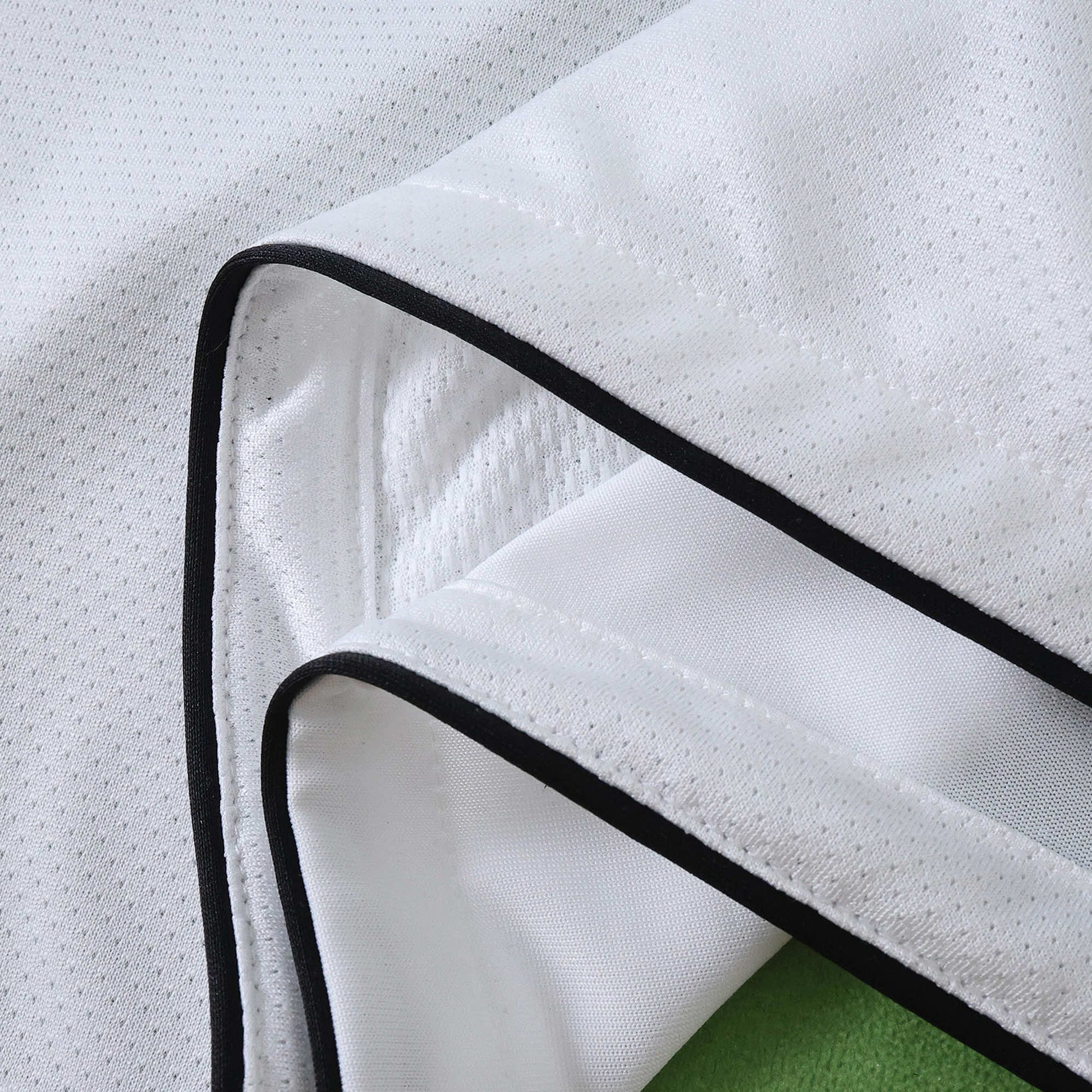 Manchester United 2010/11 Away Jersey - Retro Edition - The Jersey Vault