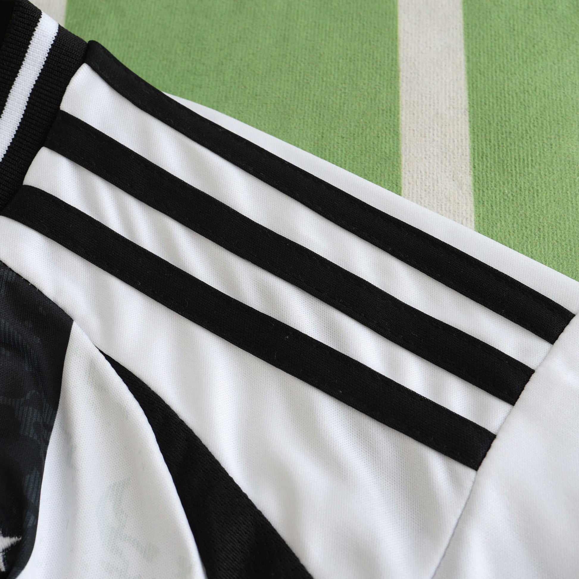 Juventus 2024/25 Home Kit - Fan Edition (Kids) - The Jersey Vault