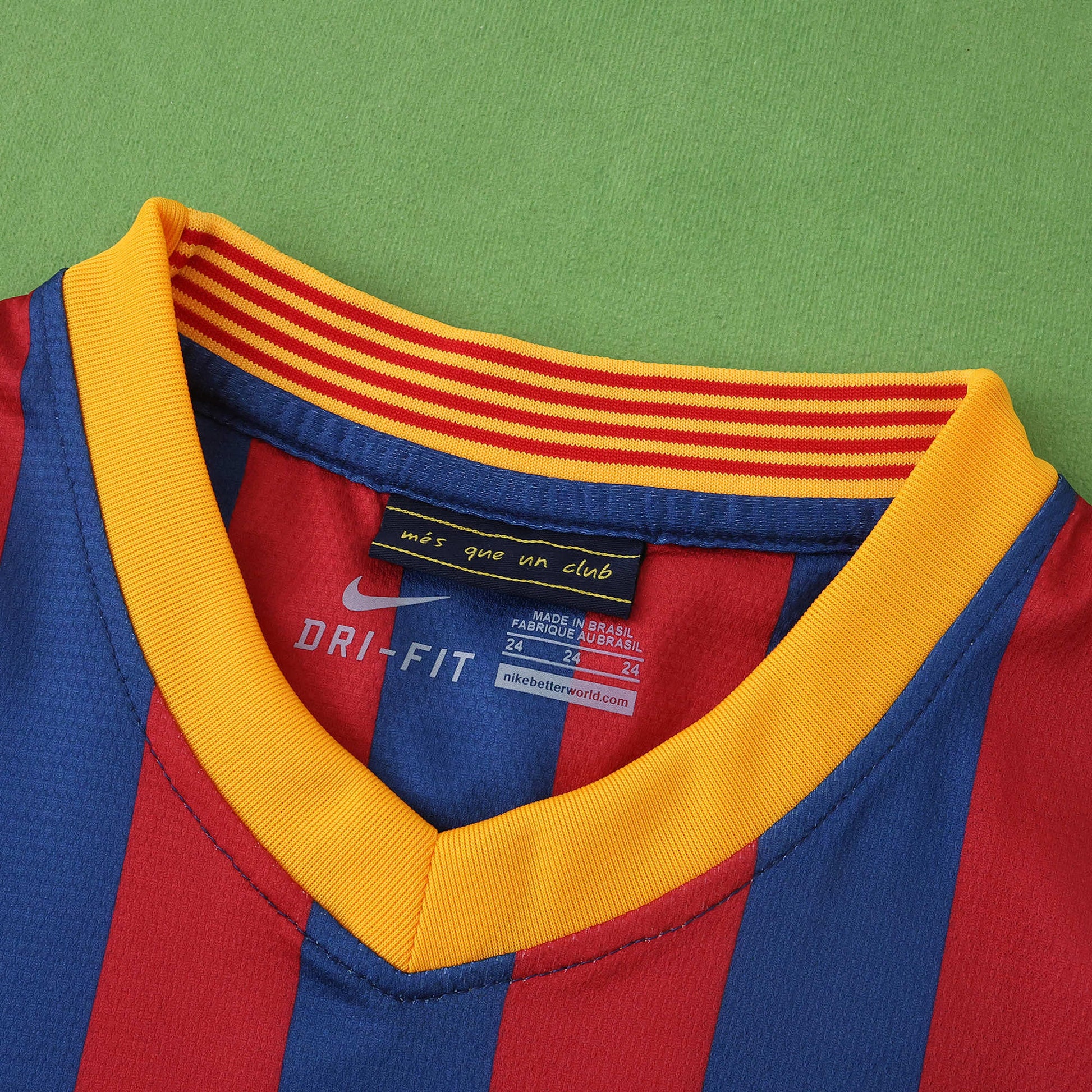 FC Barcelona 2013/14 Home Kit - Retro Edition (Kids) - The Jersey Vault